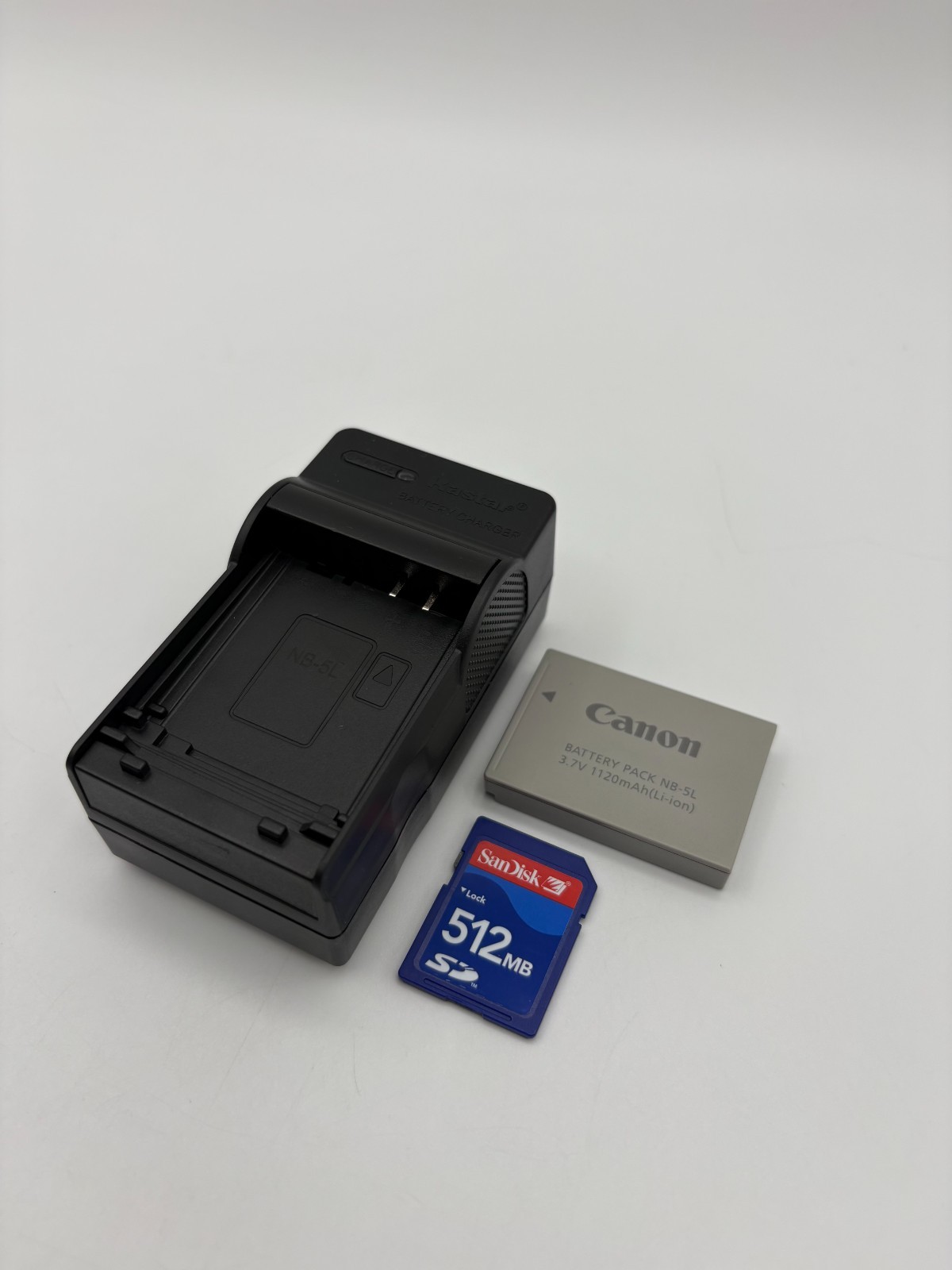 Canon PowerShot SD790 IS 10.0MP Digital ELPH Camera Silver w/3x Zoom Bundle