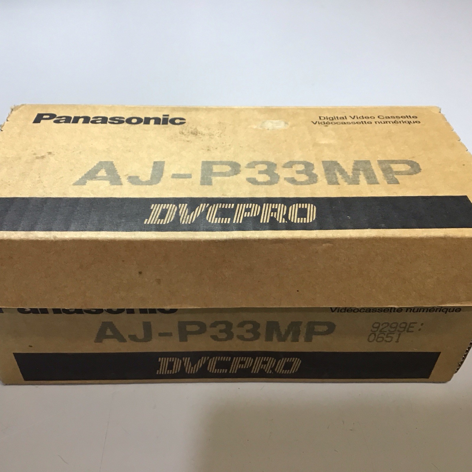 BOX OF 10 Panasonic DVCPRO AJ-P33MP Digital Video Cassettes Tapes 33min New
