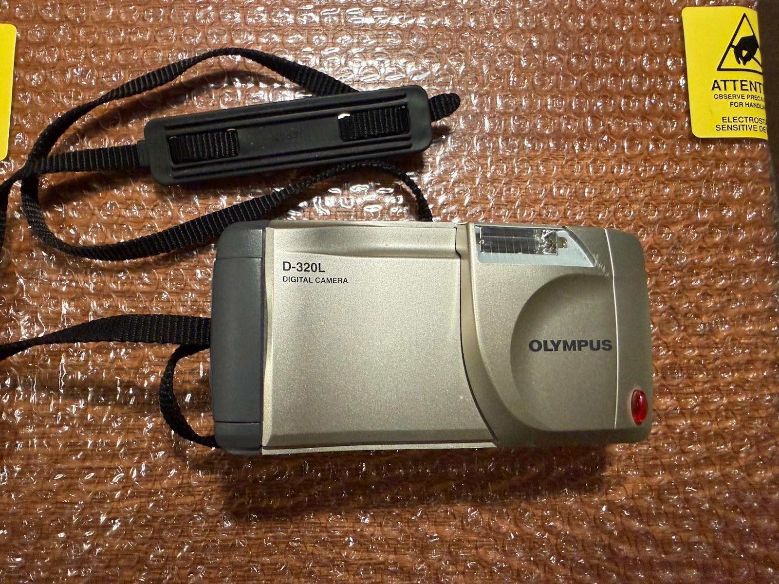 OLYMPUS D-320L Vintage Digital Camera Tested