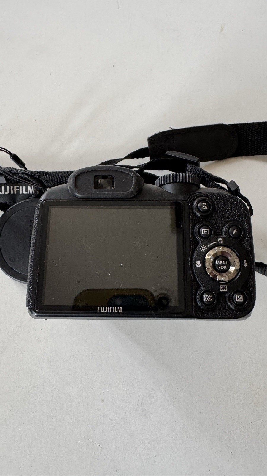 Fujifilm FinePix S2980 14mp Working with 2GB Memory Card & Case