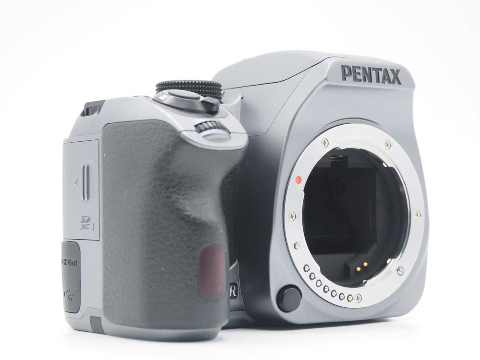 Pentax K-70 24.0MP Silver 18-135 Lens 6261 Shots w/ Box [Near Mint] #Z6306A