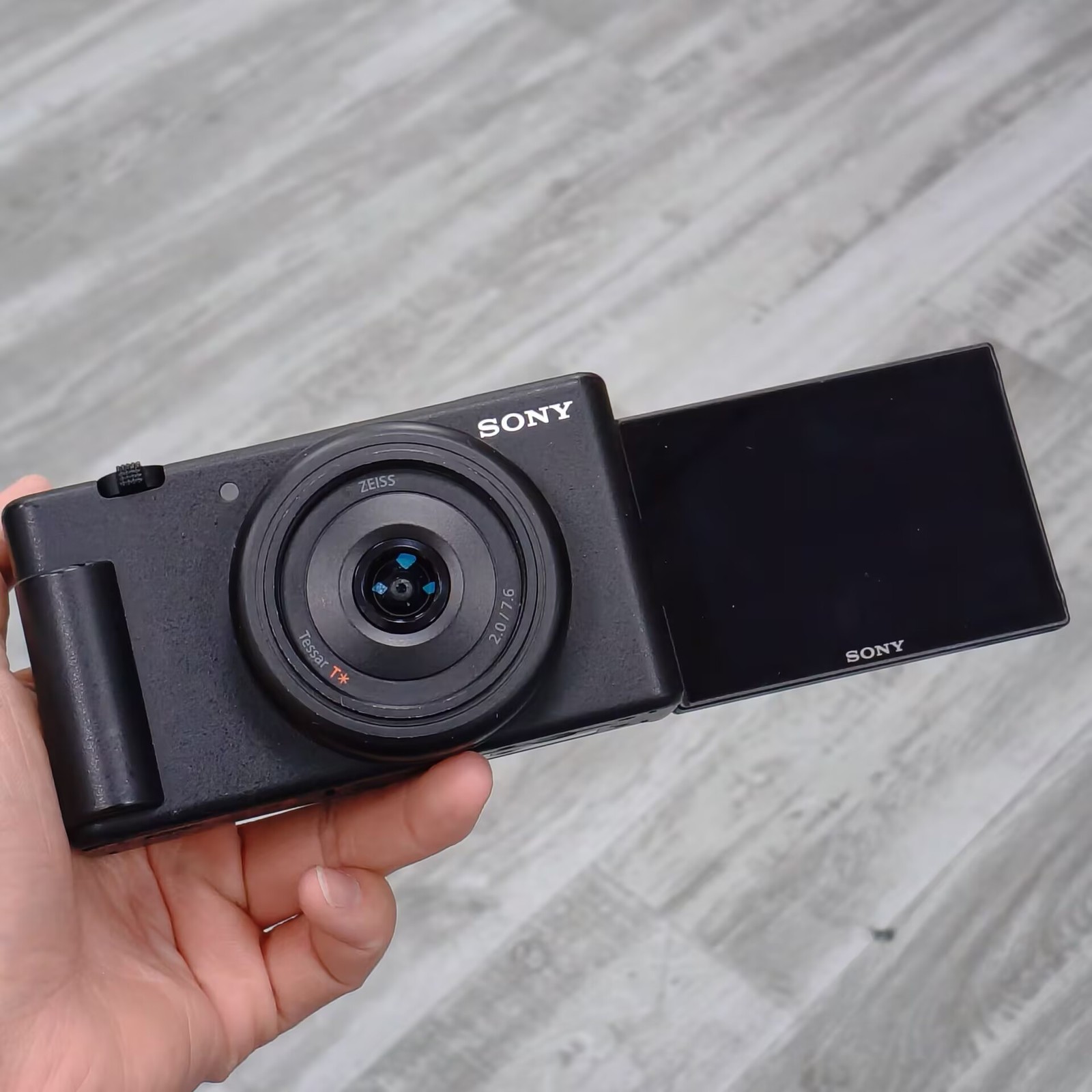 Sony ZV-1F 20.1MP 4K f/2 Vlogging Compact Digital Camera Black