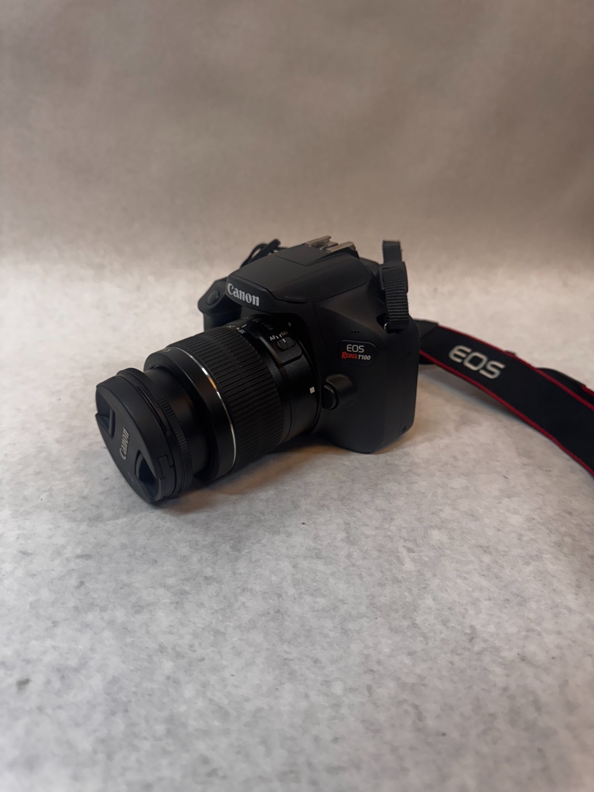 Canon EOS rebel t100 camera, EFS 18-55mm lens, Great condition, barely used