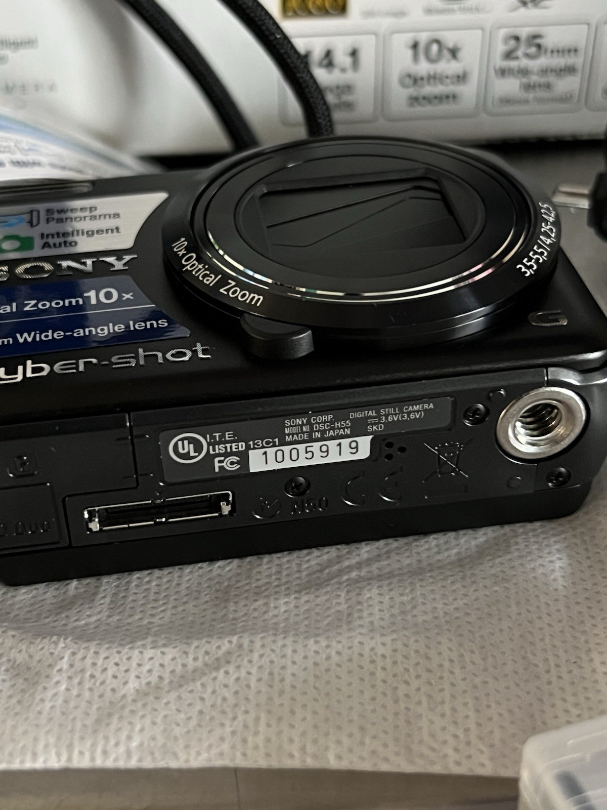 Brand NEW NOS Sony Cyber-shot DSC-H55 14.1MP Digital Camera – Black