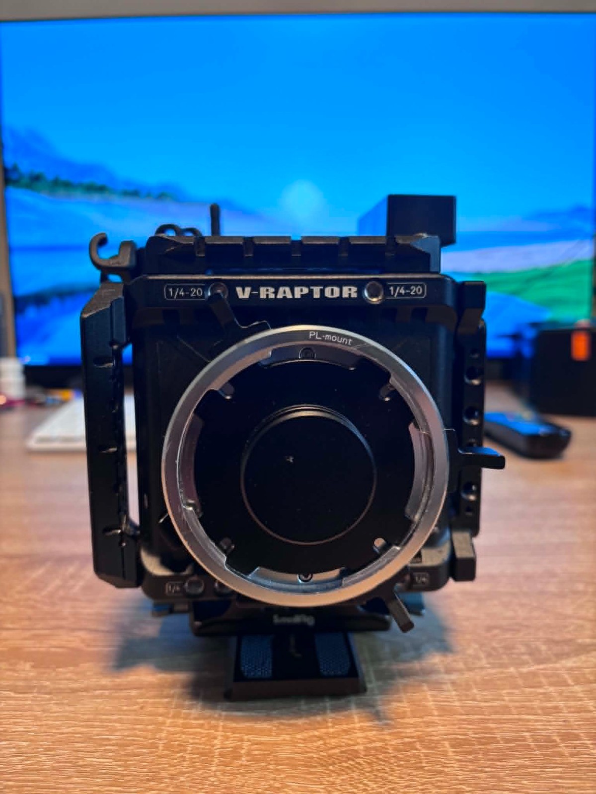 Red V-Raptor 8K VV + Meike PL VND Adapter + 1TB CF Type B + Full 8sinn Cage
