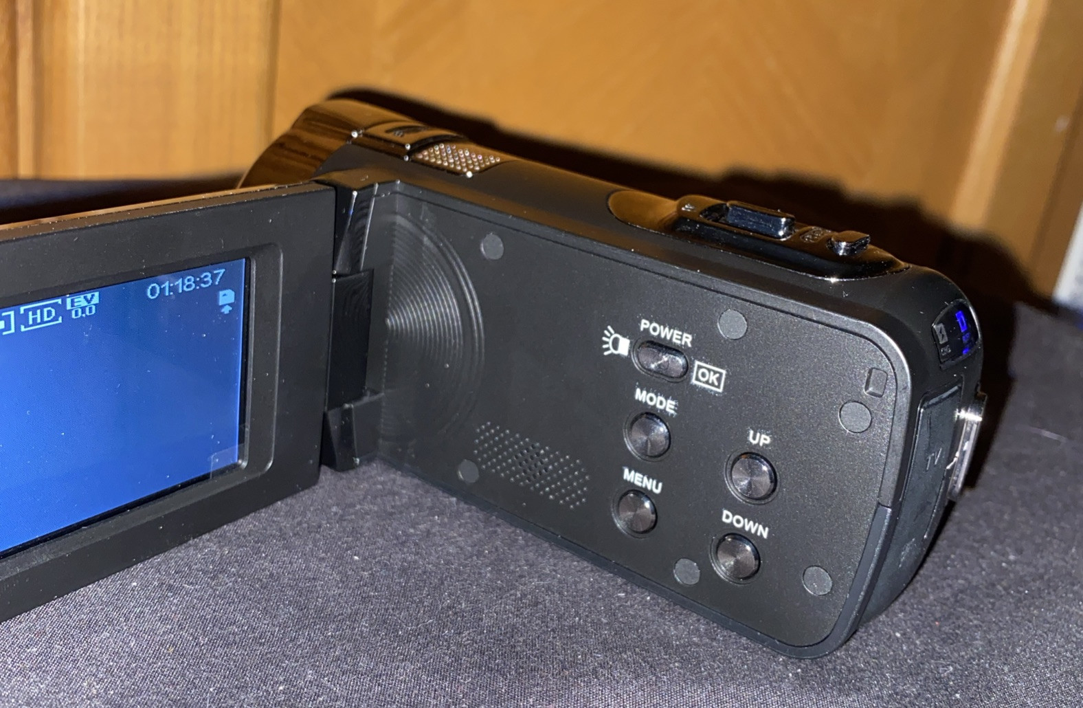 Besteker – High Definition HD Camcorder – HDV-312P – Black – With SD Card