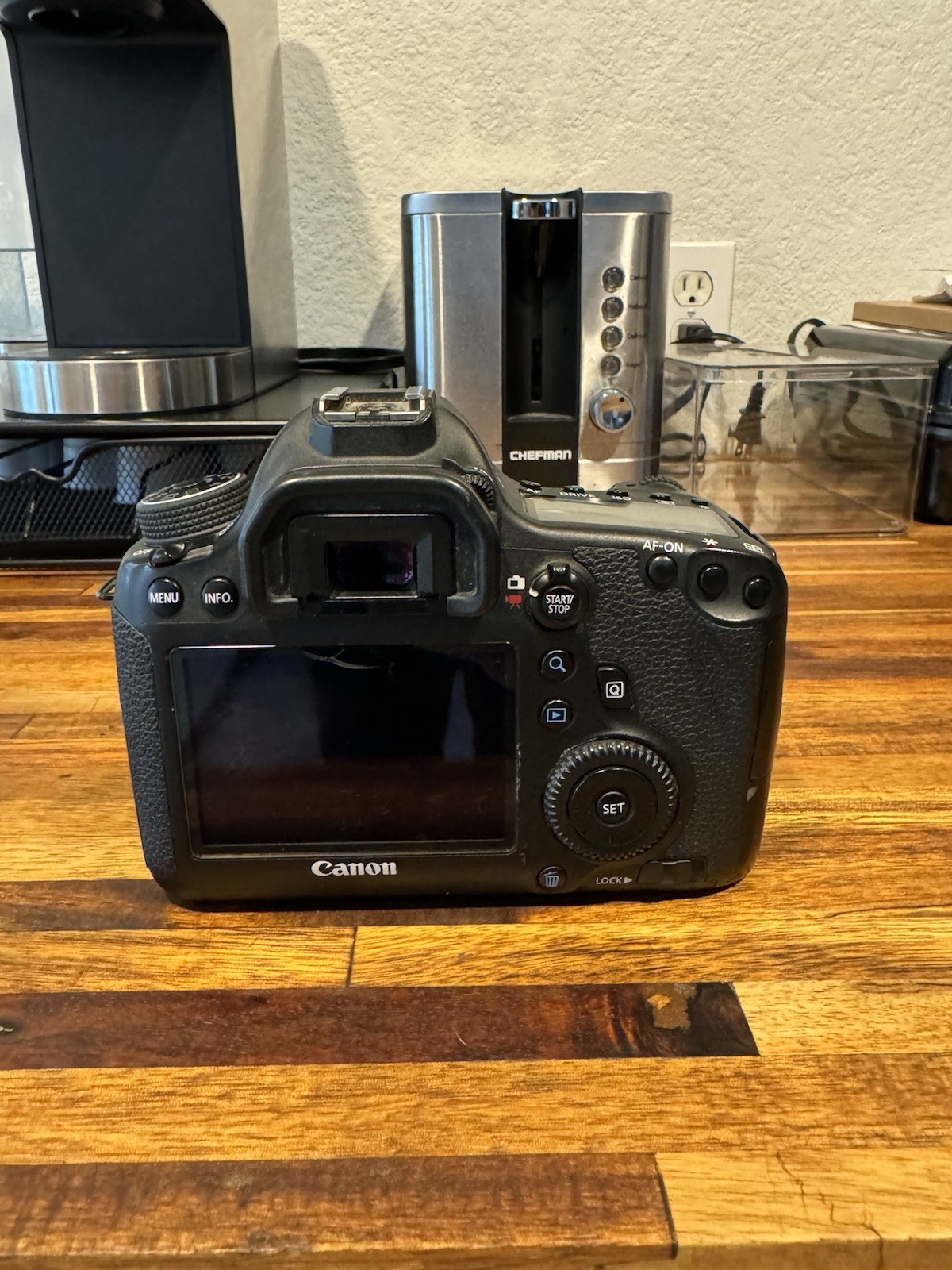 Canon EOS 6D 20.2MP Digital SLR Camera W/ Batteries ~60k Shutter Count