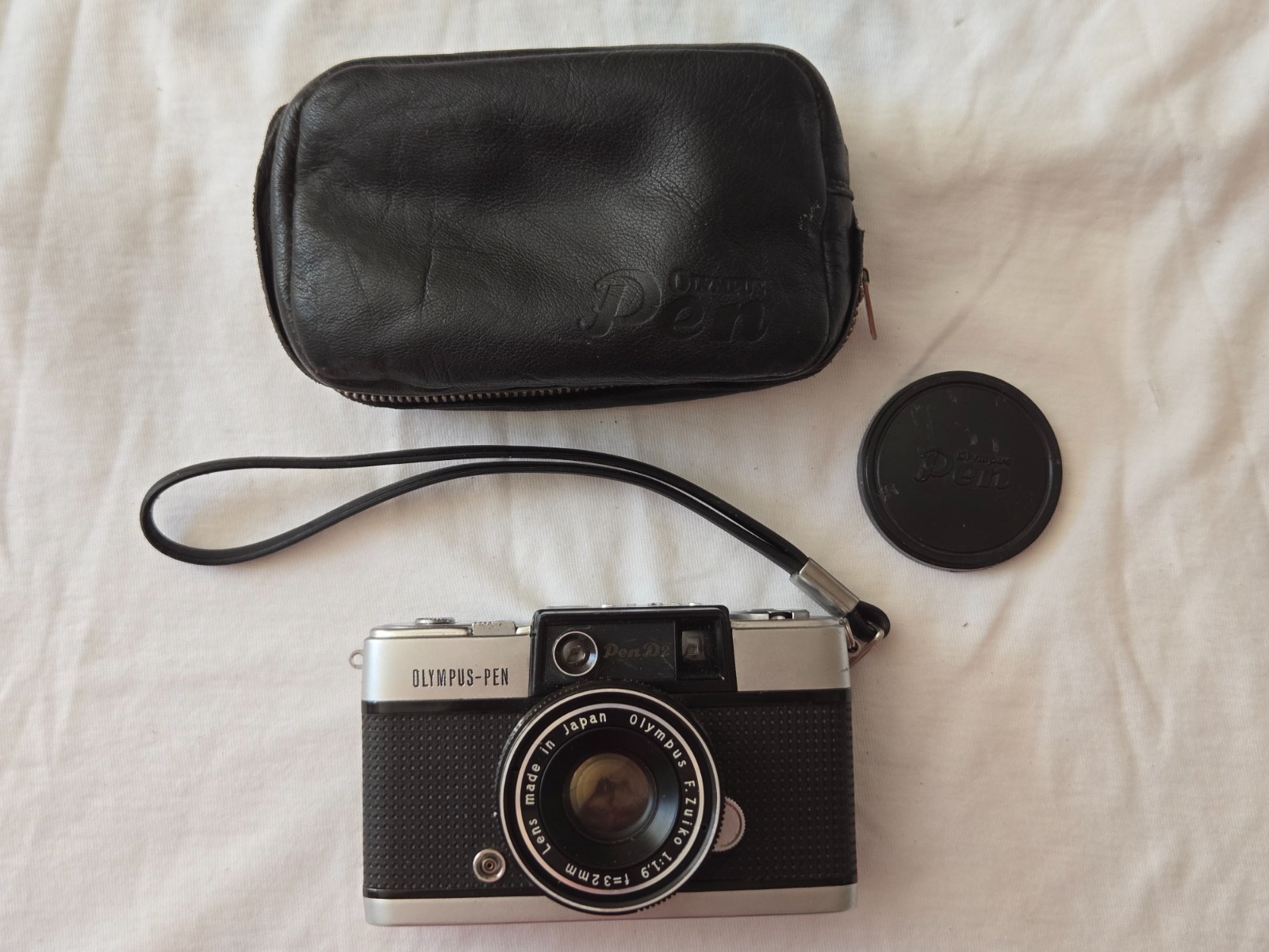Olympus Pen D2 Half Frame Camera w/ 32mm f1.9 (S#: 153xxx) w/ Case