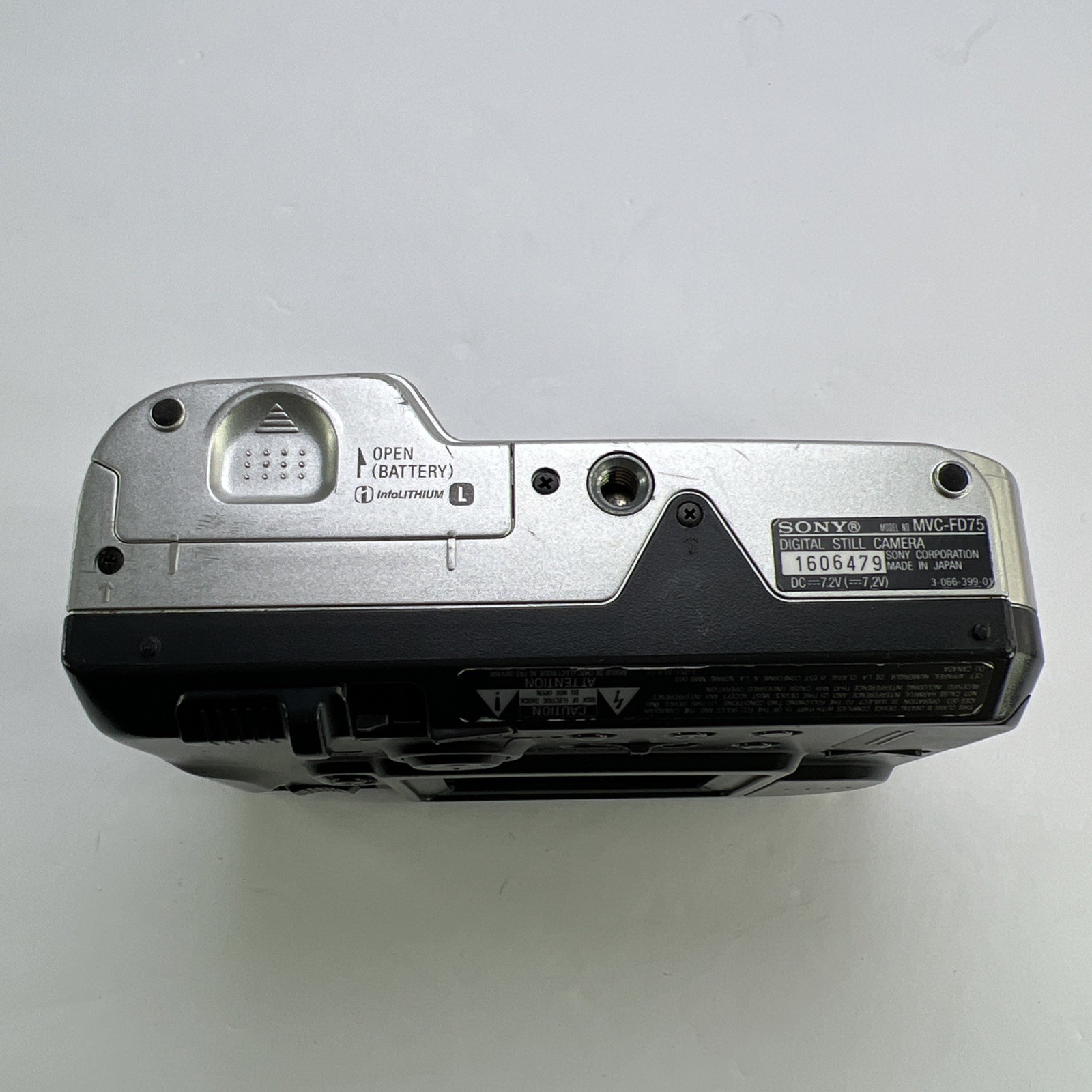 Sony Mavica MVC-FD75 Digital Camera with 3.5″ Floppy Vintage TESTED No Battery