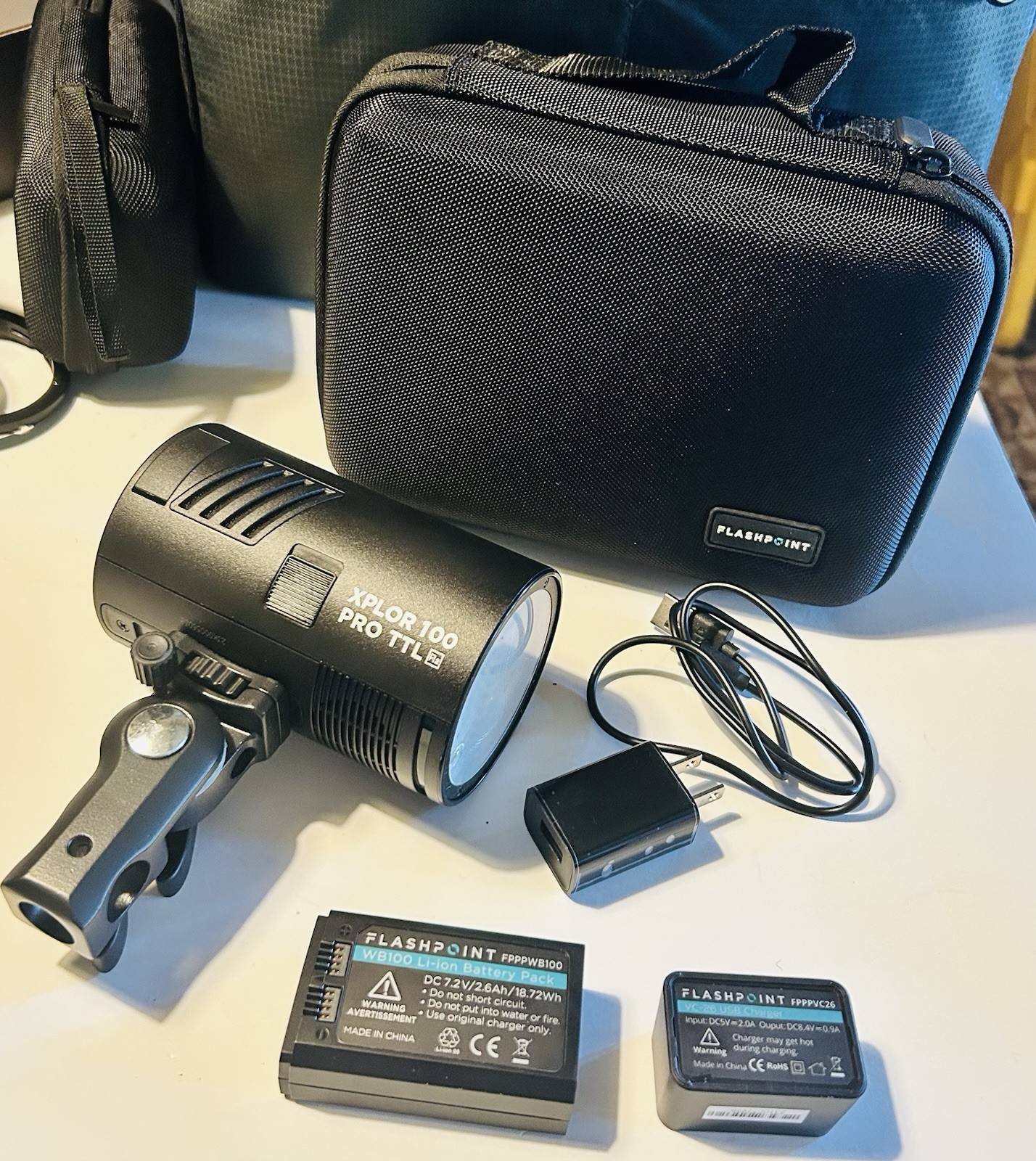 Flashpoint XPLOR 100 Pro TTL R2 Battery-Powered Monolight Bundle Lots of Extras