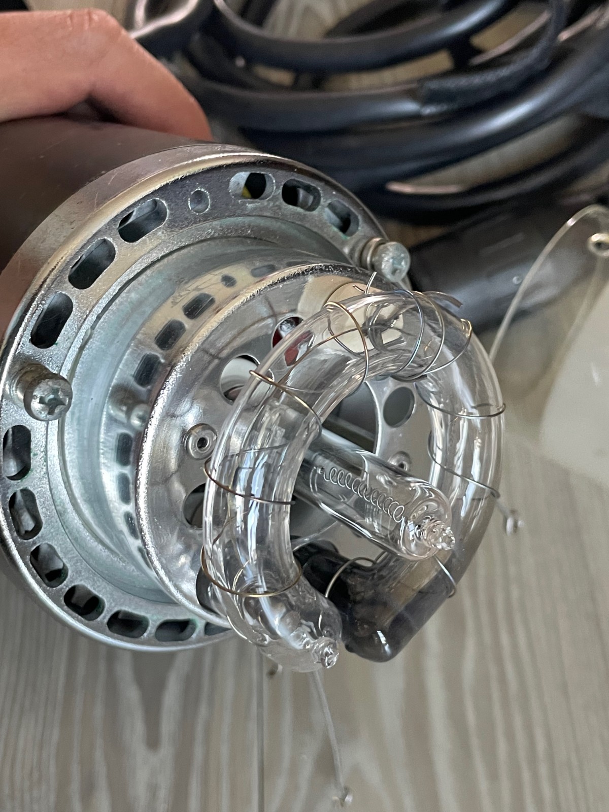 Working: Profoto Pro-7 Flash Head; Clean Cable, Glass Dome, Flash Tube