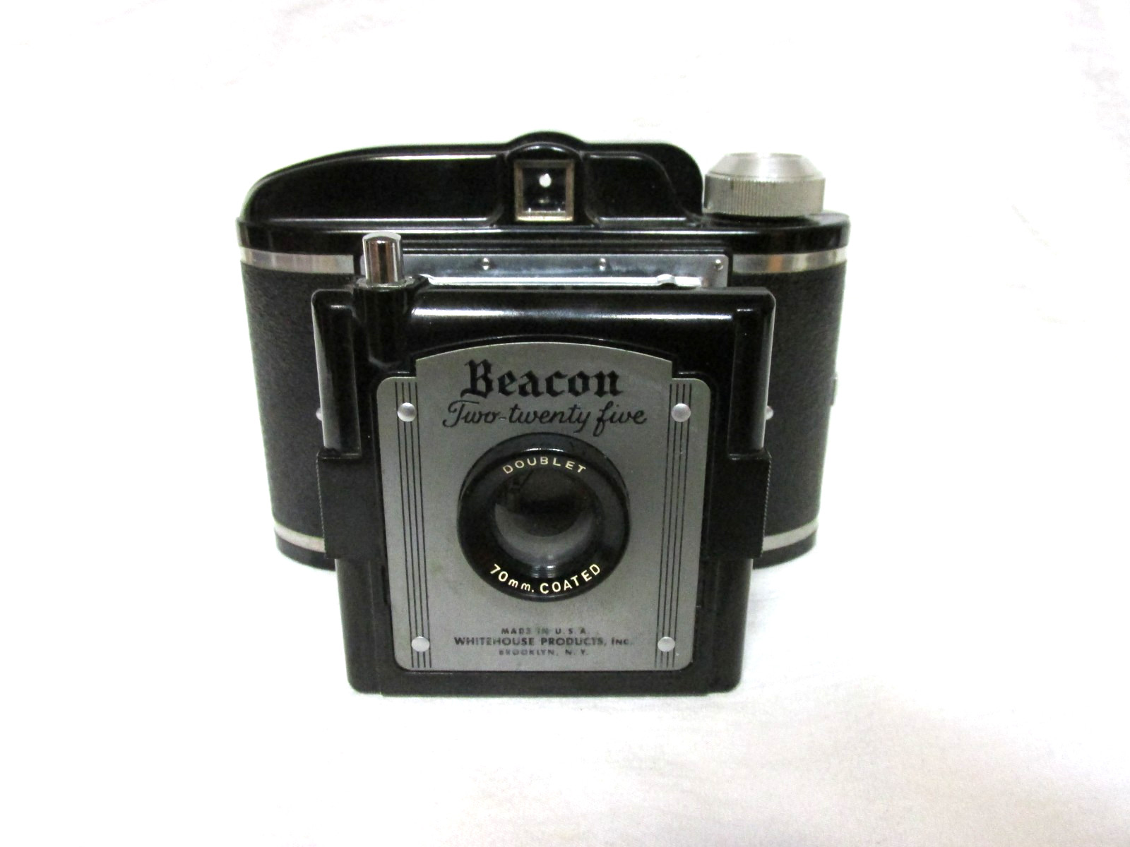 VINTAGE 1950s BEACON TWO TWENTY FIVE CAMERA