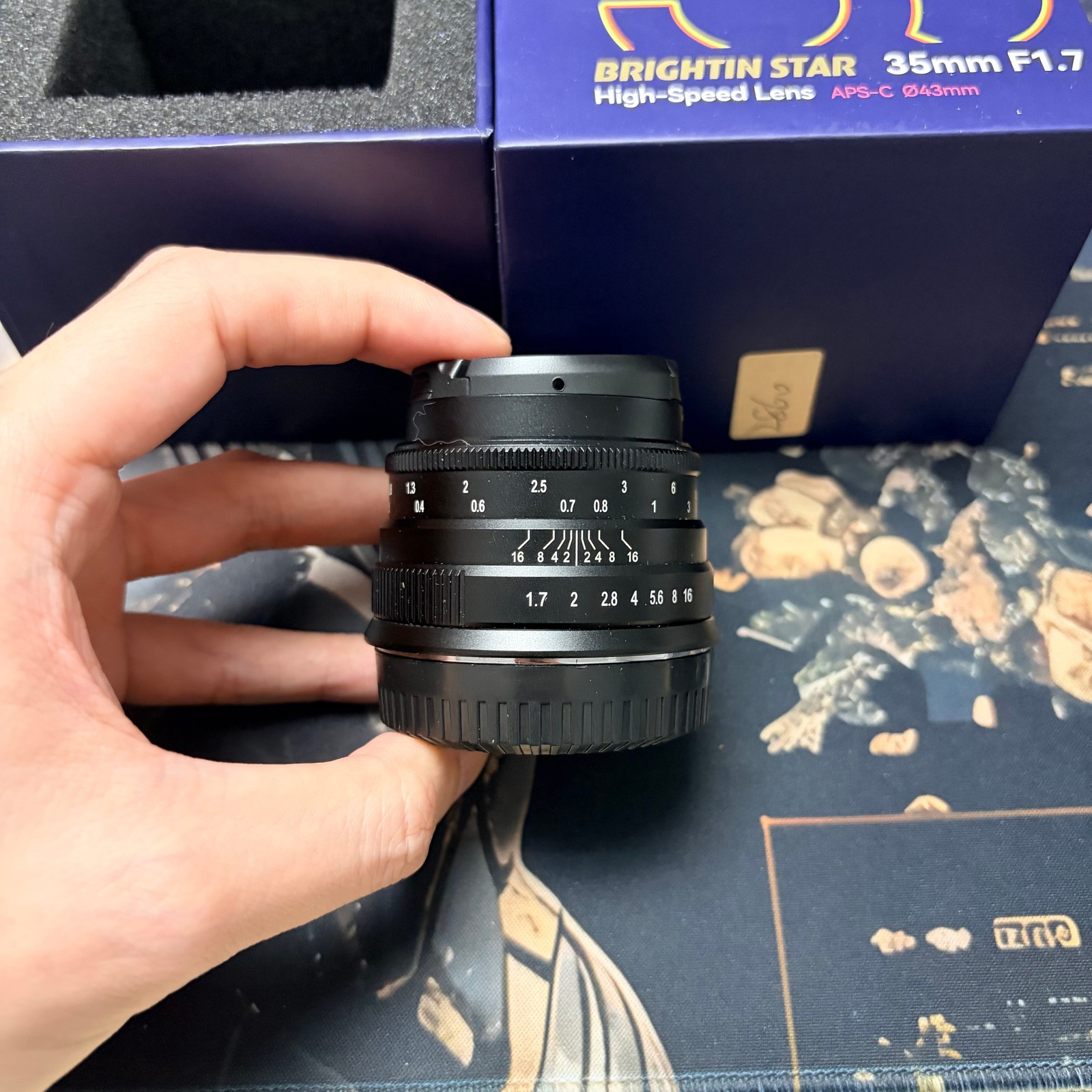 Brightin Star 35mm f/1.7 APS-C Large Aperture Prime Lens for Fuji X-Mount Camera
