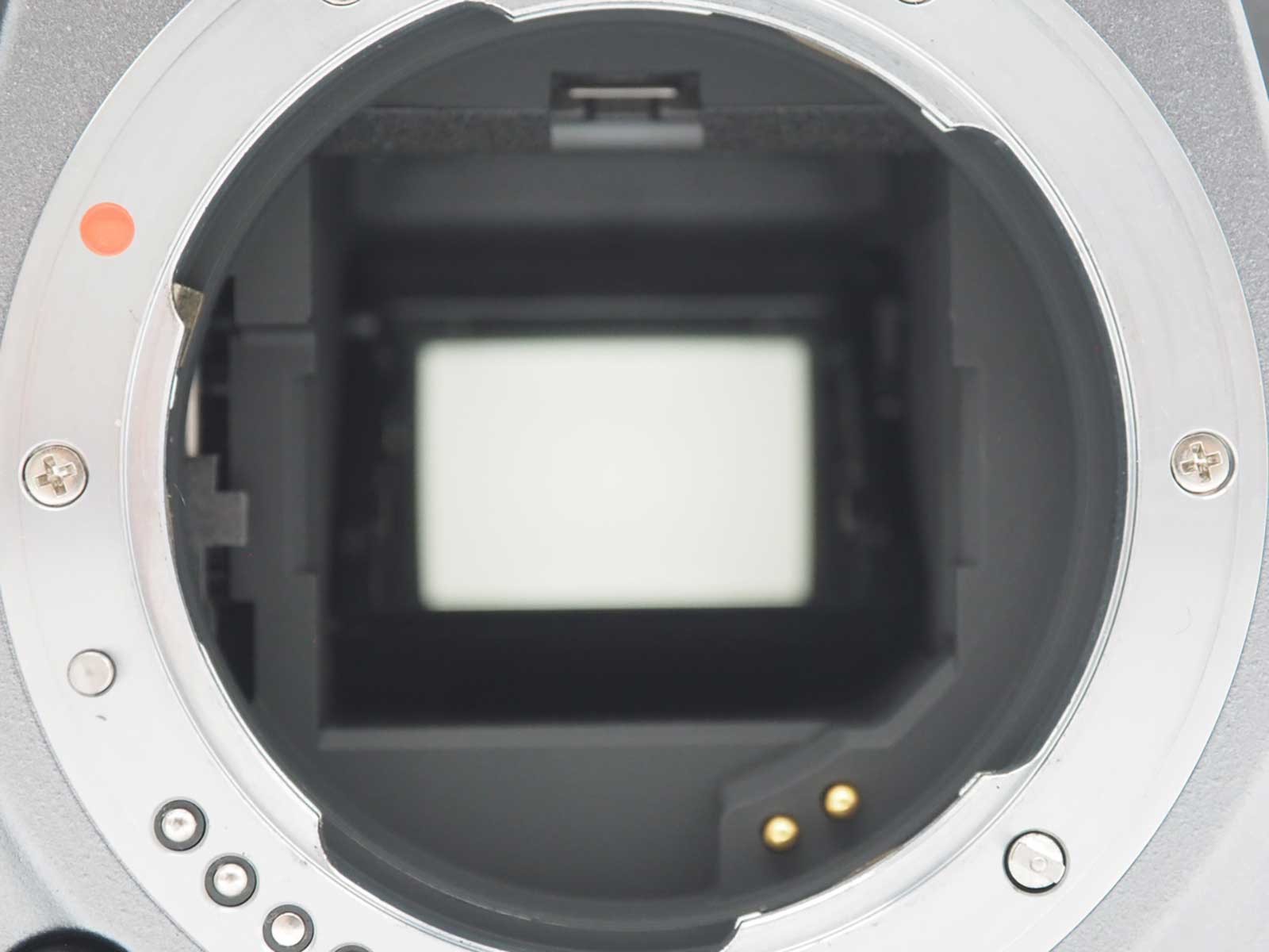 Pentax K-70 24.0MP Silver 18-135 Lens 6261 Shots w/ Box [Near Mint] #Z6306A