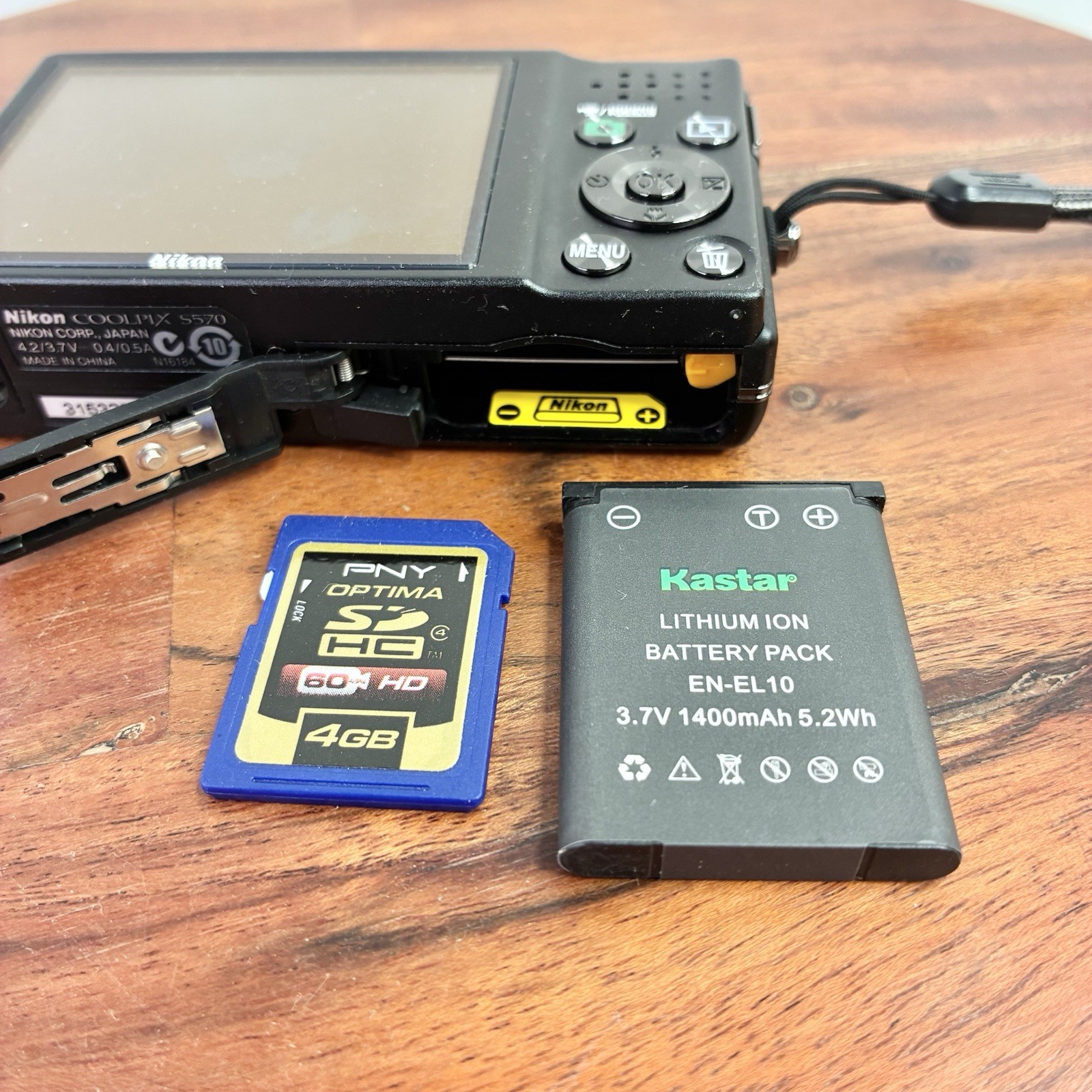 Nikon COOLPIX S570 12.0MP Compact Digital Camera w/ Charger, SD Card – Tested