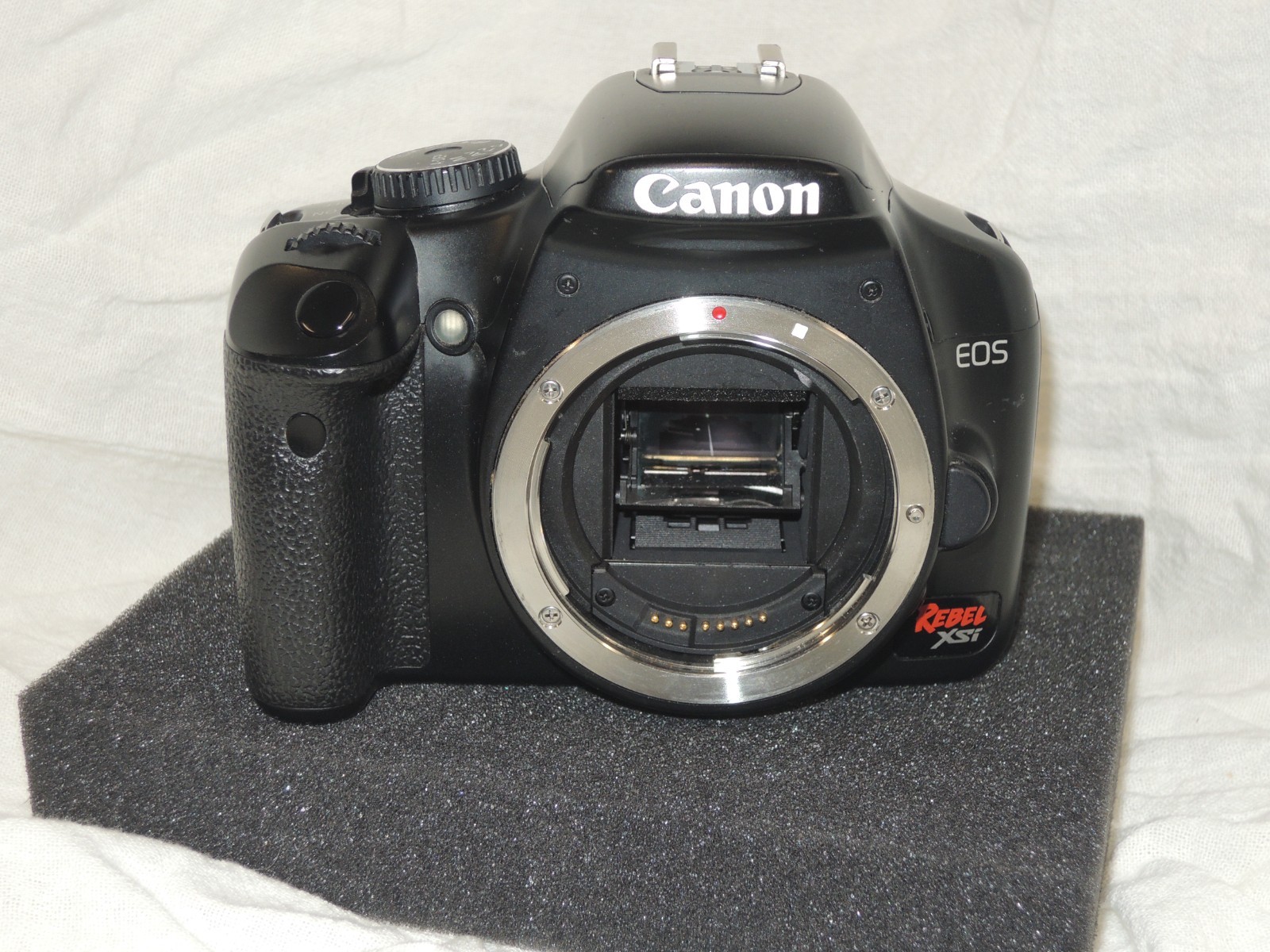Canon EOS Rebel XSi 450D 12.2MP DSLR Digital Camera – Body Only