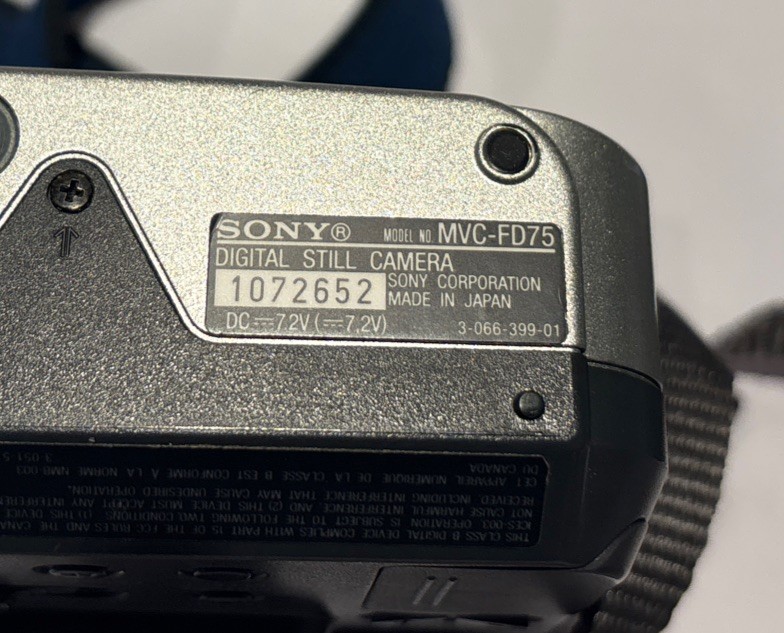Sony Mavica MVC-FD75 Vintage Still Camera Works *Extras*Read*