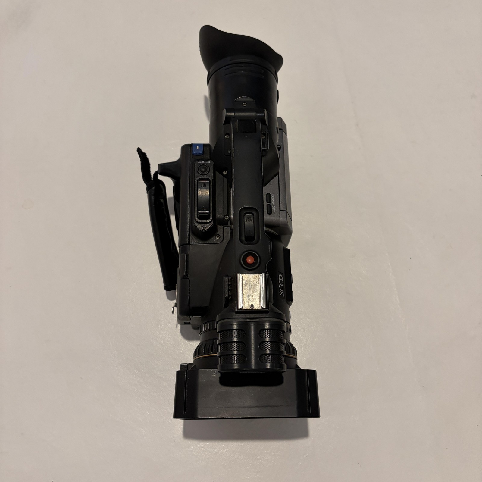 Panasonic AG-DVX100A MiniDV Professional Camcorder 3CCD 10x Leica Untested Black