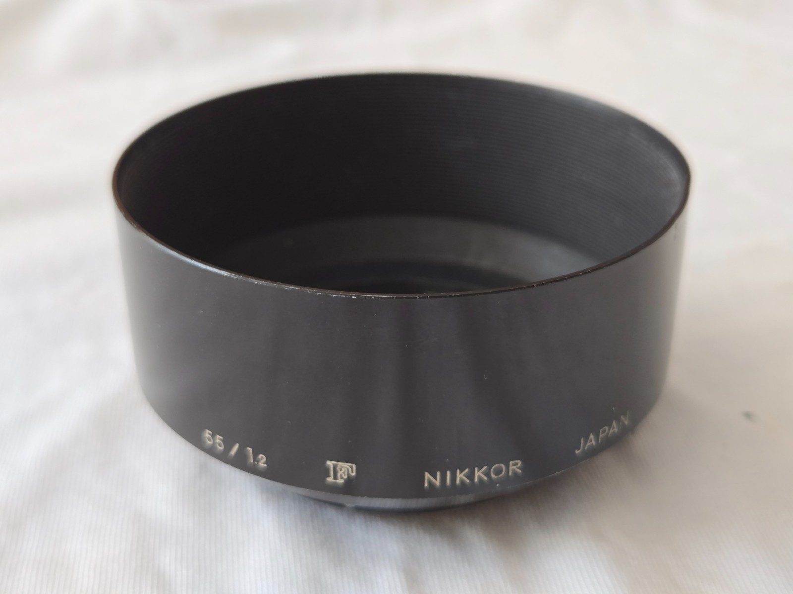 Original Genuine Nikon Snap-On Metal Lens Hood for Nikkor F 55mm F/1.2