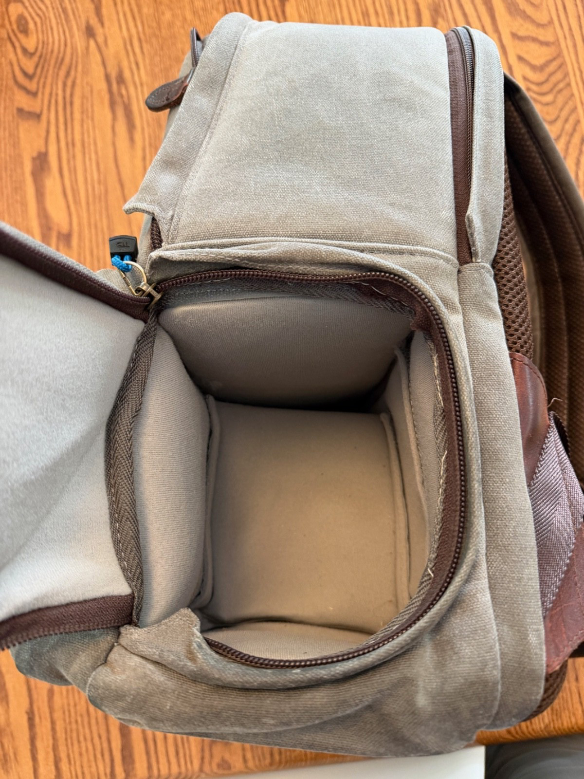 ONA – Bolton Street Backpack in Smoke gray – Missing Side zipper Pulleys