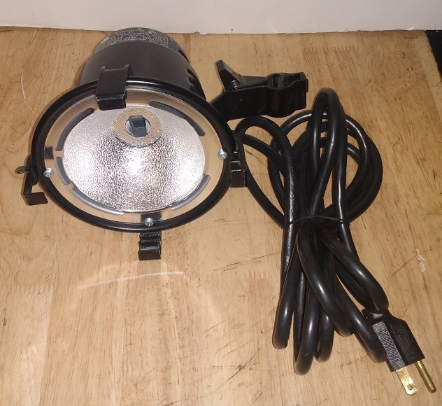 Polaroid Photography Light 760-SG 120V 300W *No Lamp* SHIPS FAST
