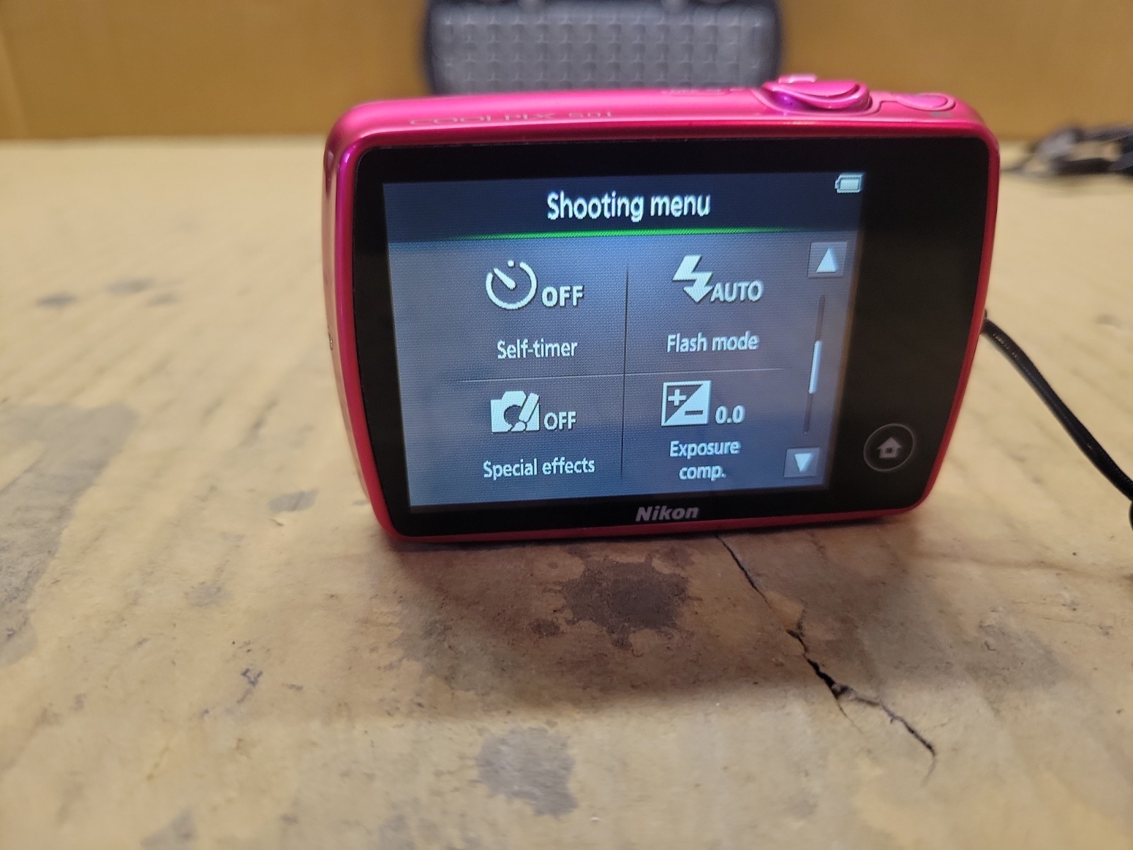 Nikon Coolpix S01 Digital 10.1MP 3x Zoom Digital Camera w charger – Pink B16