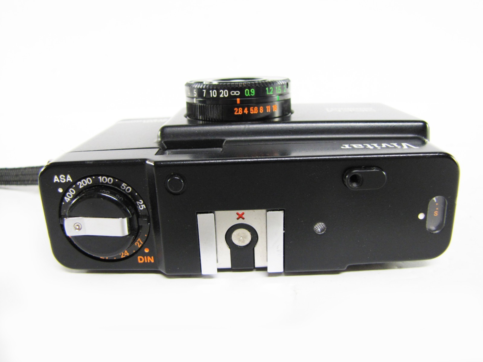 Vivitar 35EM Black Auto Exposure Built-In Light Meter 35mm Compact FILM Camera