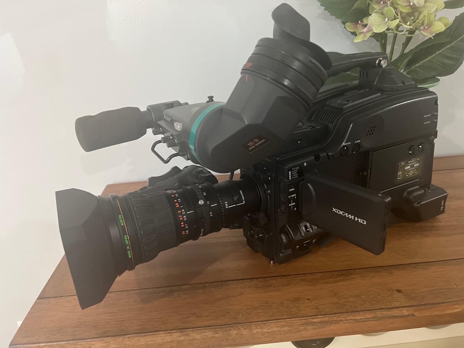 Sony PDW-F355 XDCAM HD Professional Disc Camcorder and Fujinon HSs18x5.5BRM Lens