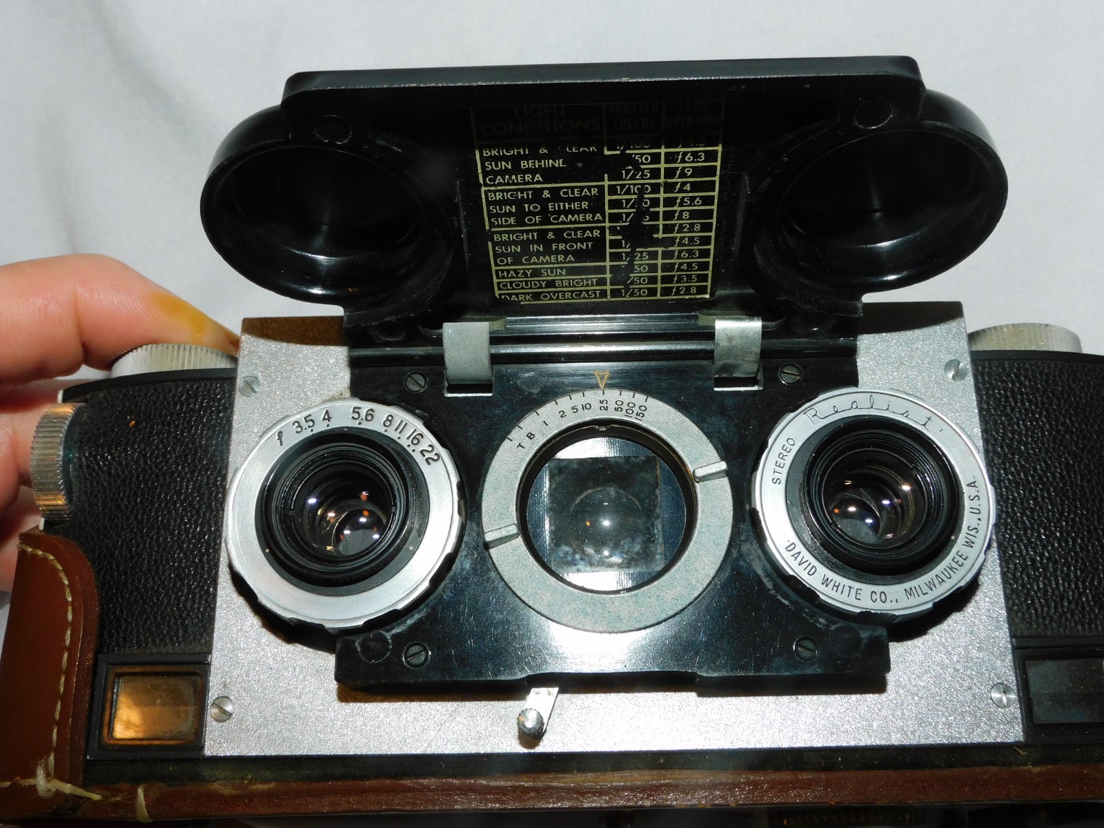 Stereo Realist f/2.8 35mm 3D Camera Clean Glass, Good Mechanics W/ Leather Case