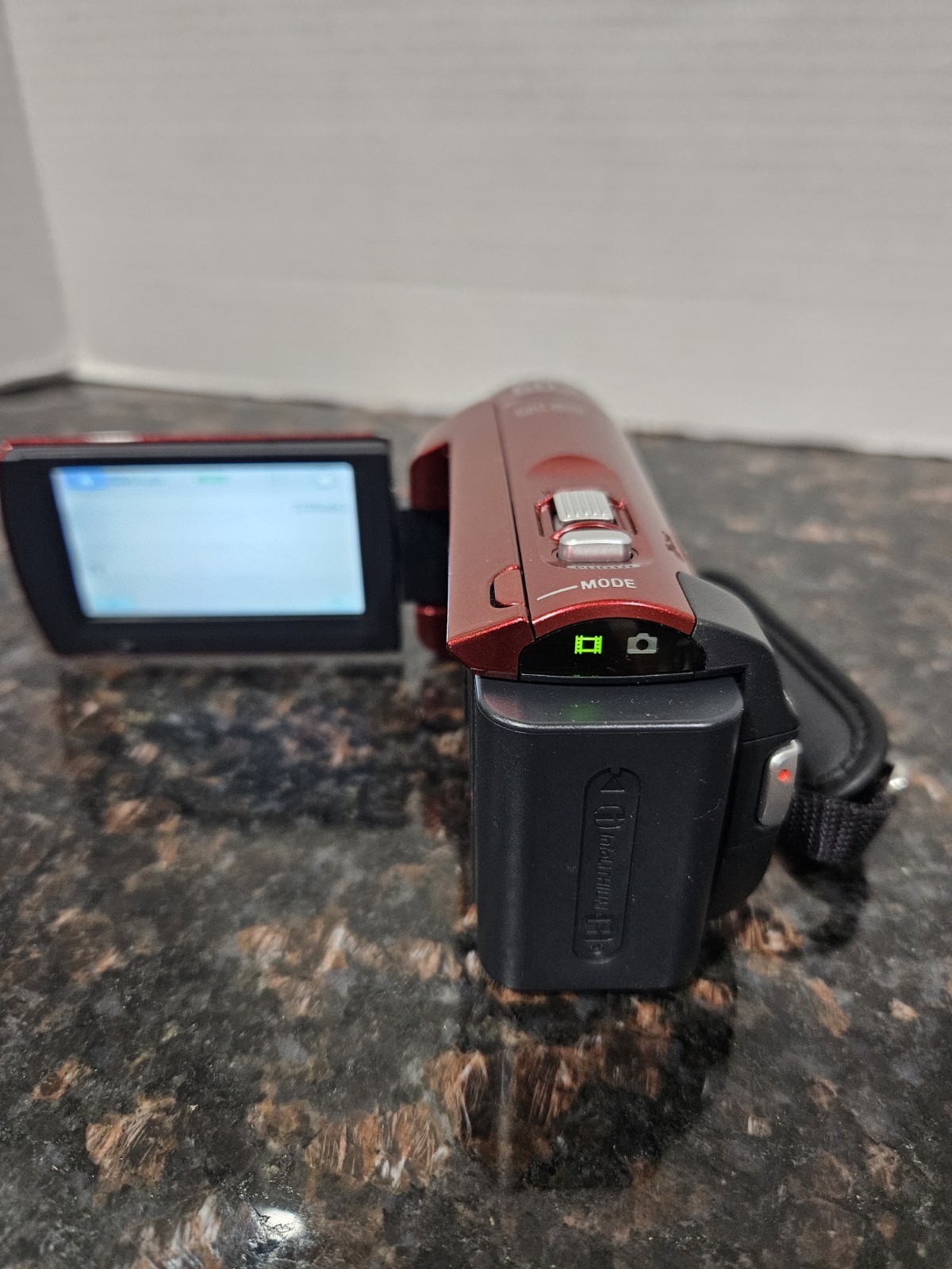 Sony Handycam DCR-SX41 Standard Definition Camcorder (Red) – 8GB Internal Memory