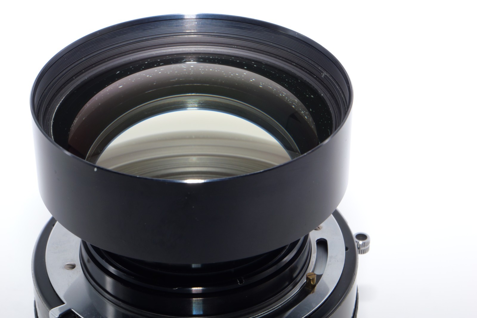 Schneider Symmar-S 480mm f/8.4 MC lens in Copal #3 shutter. Covers up to 14×17.