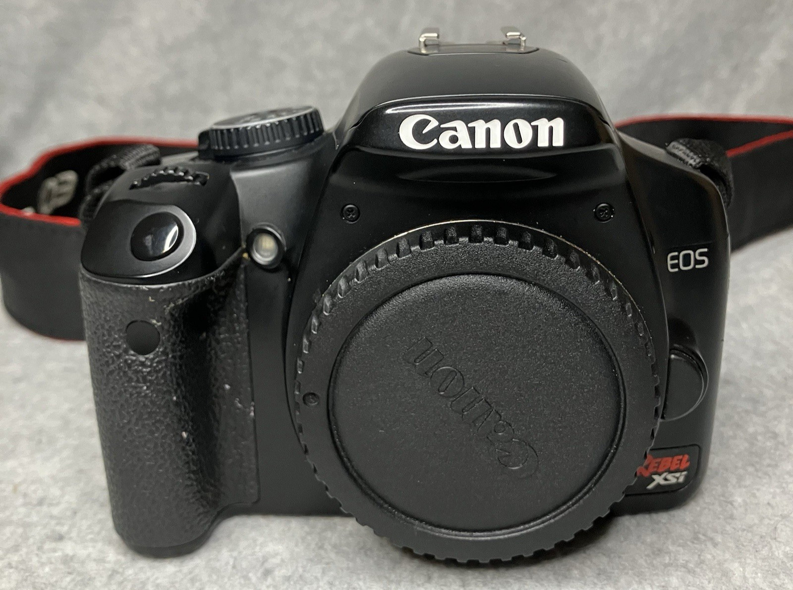 Canon EOS Rebel XSi 450D DSLR Camera Bundle Bag Lens 18-55mm Charger etc