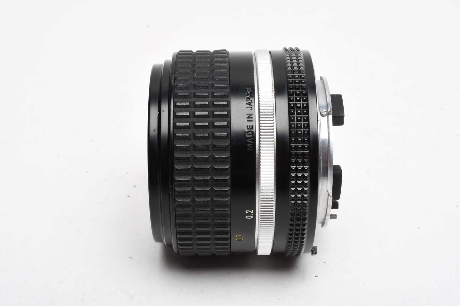 Nikon Nikkor 28mm f2.8 AIS mount lens, caps, 1A, nice & clean, Sharp!