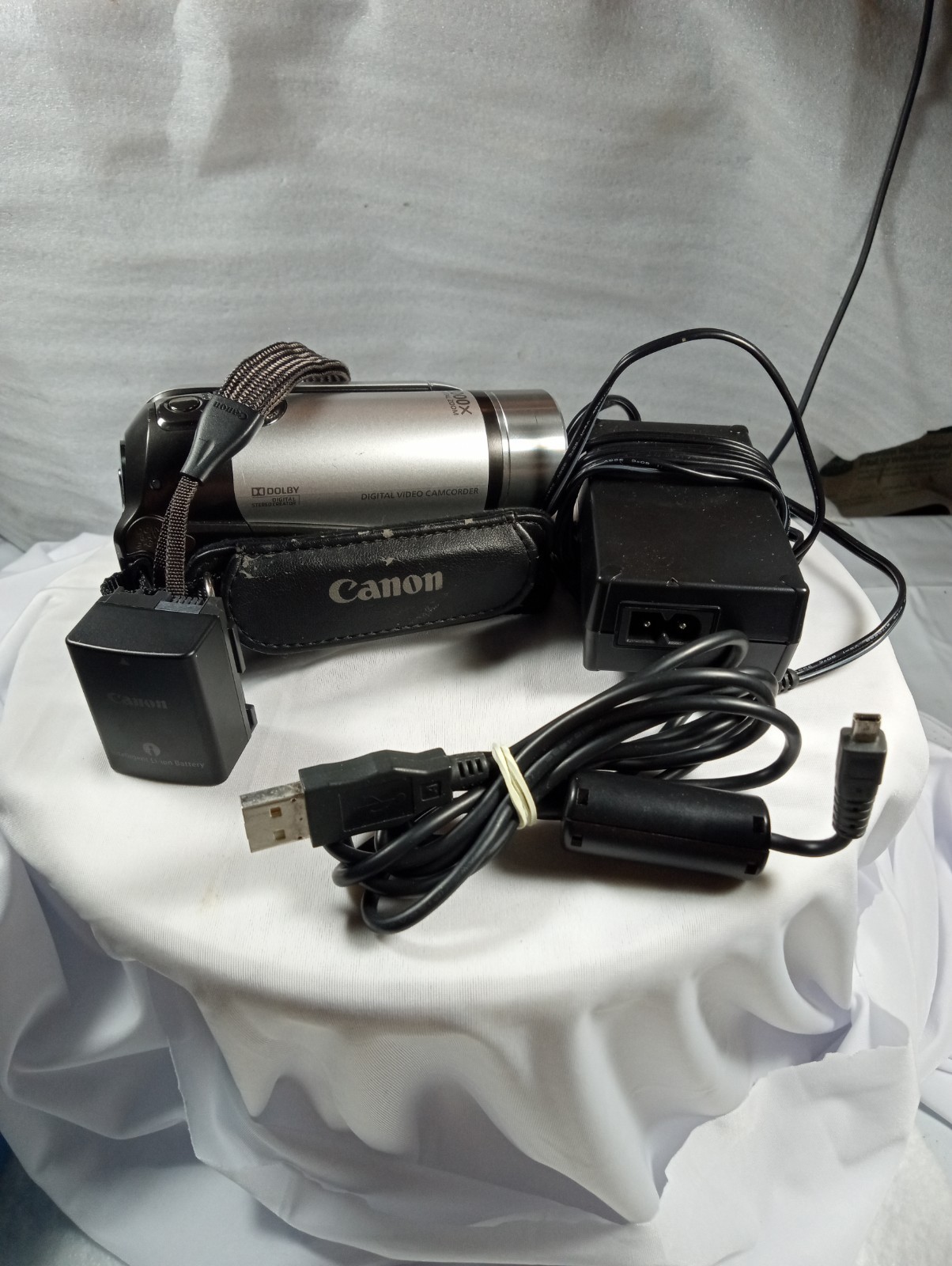 Canon FS200 Digital Video Camcorder 41x Advanced Zoom SDHC TESTED