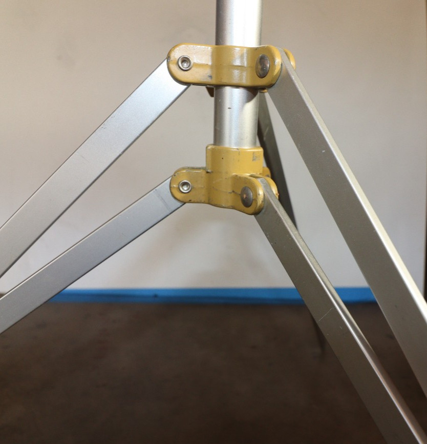 Lowel Light Stand Medium Quad Riser 4 stage 7 feet tall (203)