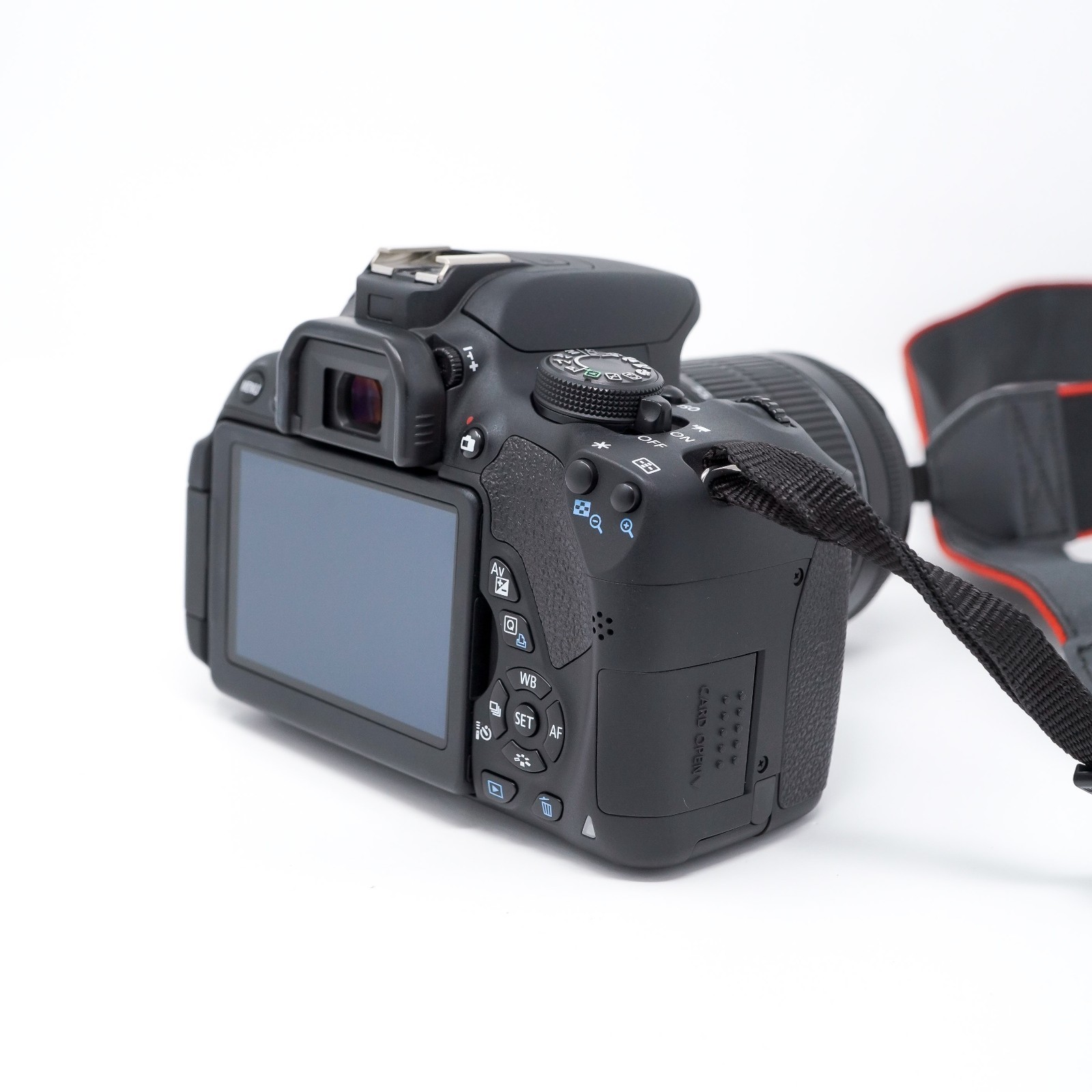 Canon EOS 700D 18MP DSLR Camera + 18-55mm Lens Kit – Excellent Condition – 7K SC