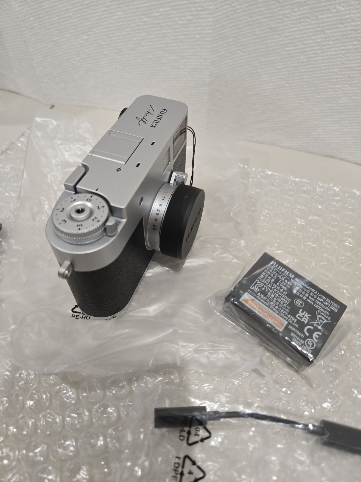 FUJIFILM X half Digital Camera (Silver) NEW