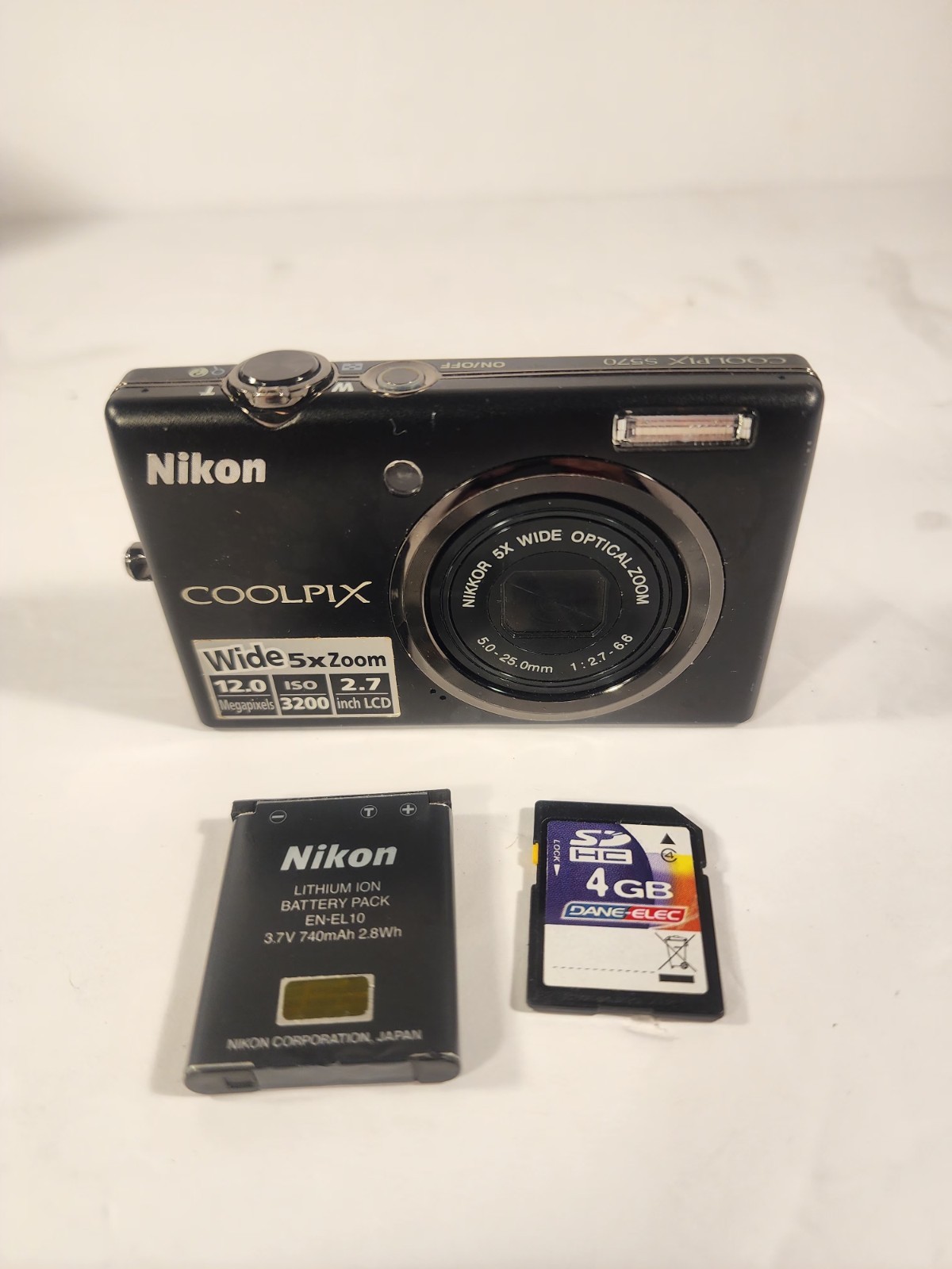 Nikon COOLPIX S570 12.0MP Compact Digital Camera Selling As Is, For Parts/Repair