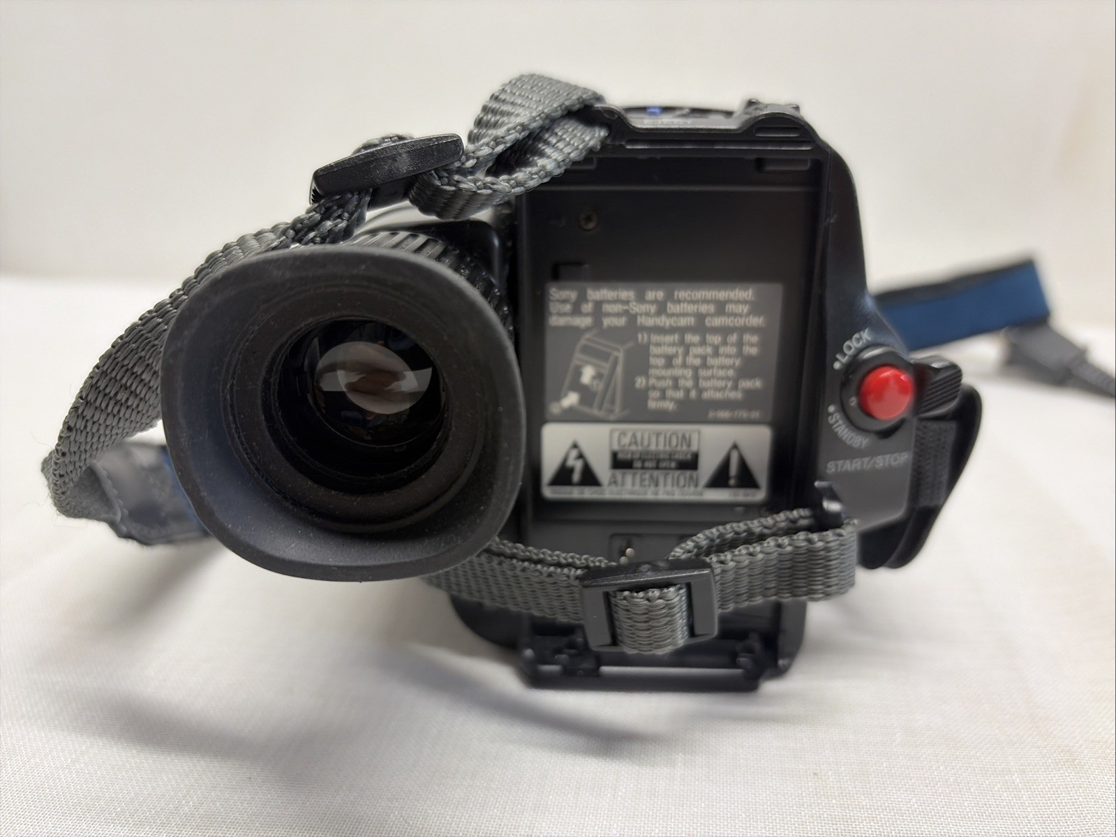 Sony CCD-TR54 Handycam Video8 8mm Video Playback Camcorder Camera Bundle
