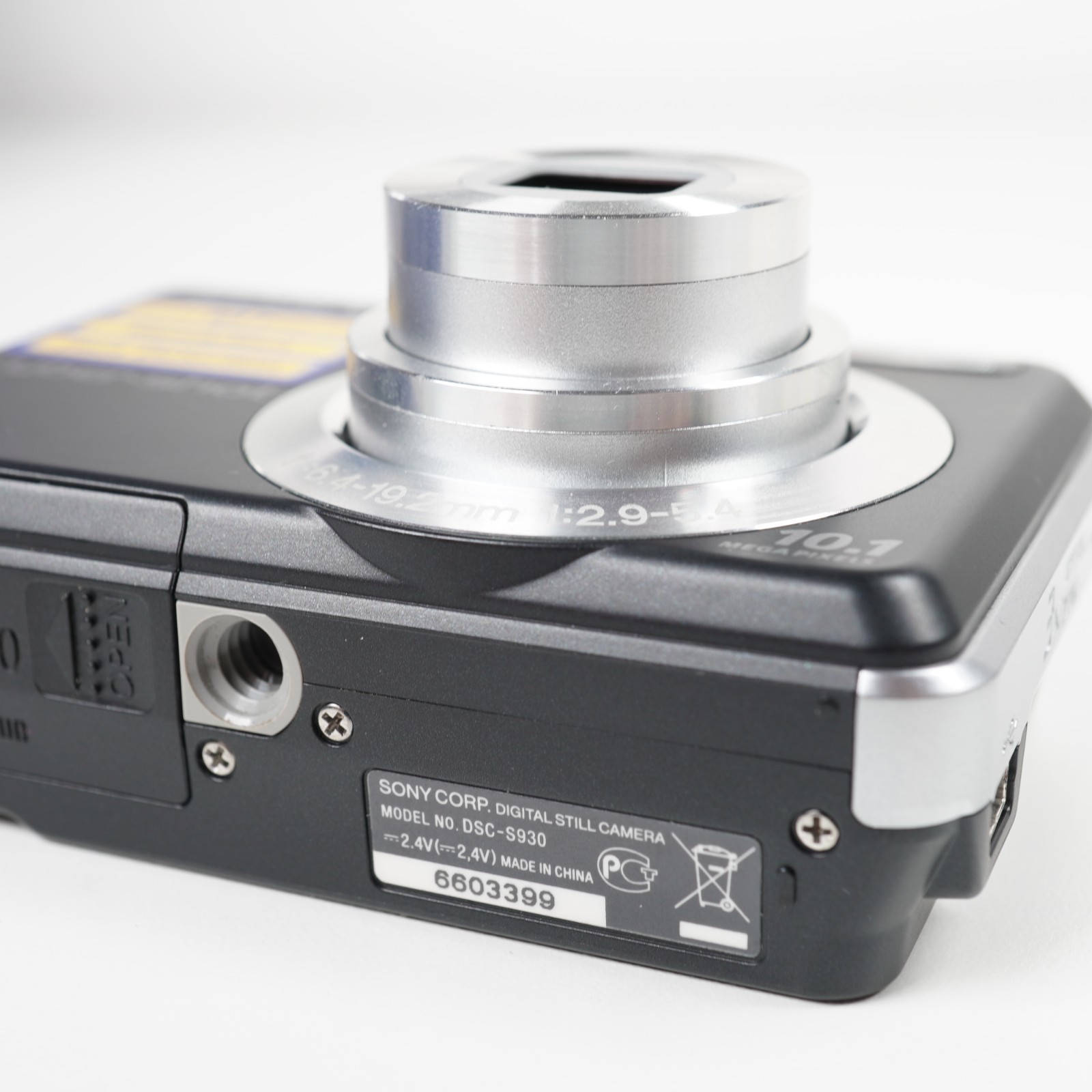 SONY CYBERSHOT DSC-S930 10.1MP Compact Digital Camera – AA Battery
