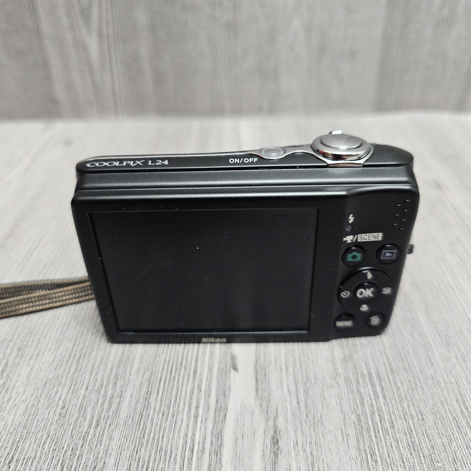 Nikon Coolpix L24 14 Mega Pixel Digital Camera For Parts Or Repairs Only