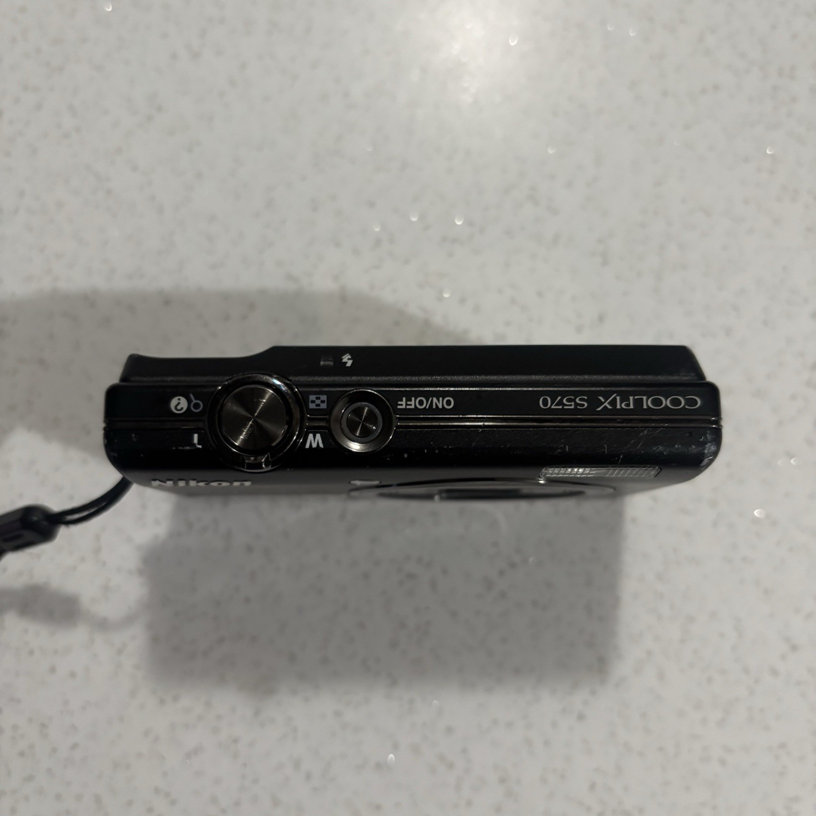 Nikon COOLPIX S570 Compact Digital Camera Black 12MP READ DESCRIPTION