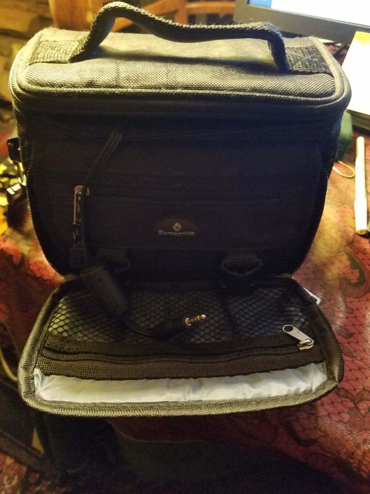 AIPTEK HD High Definition Handheld Camcorder w/ Plug Wires & Bag Needs Battery