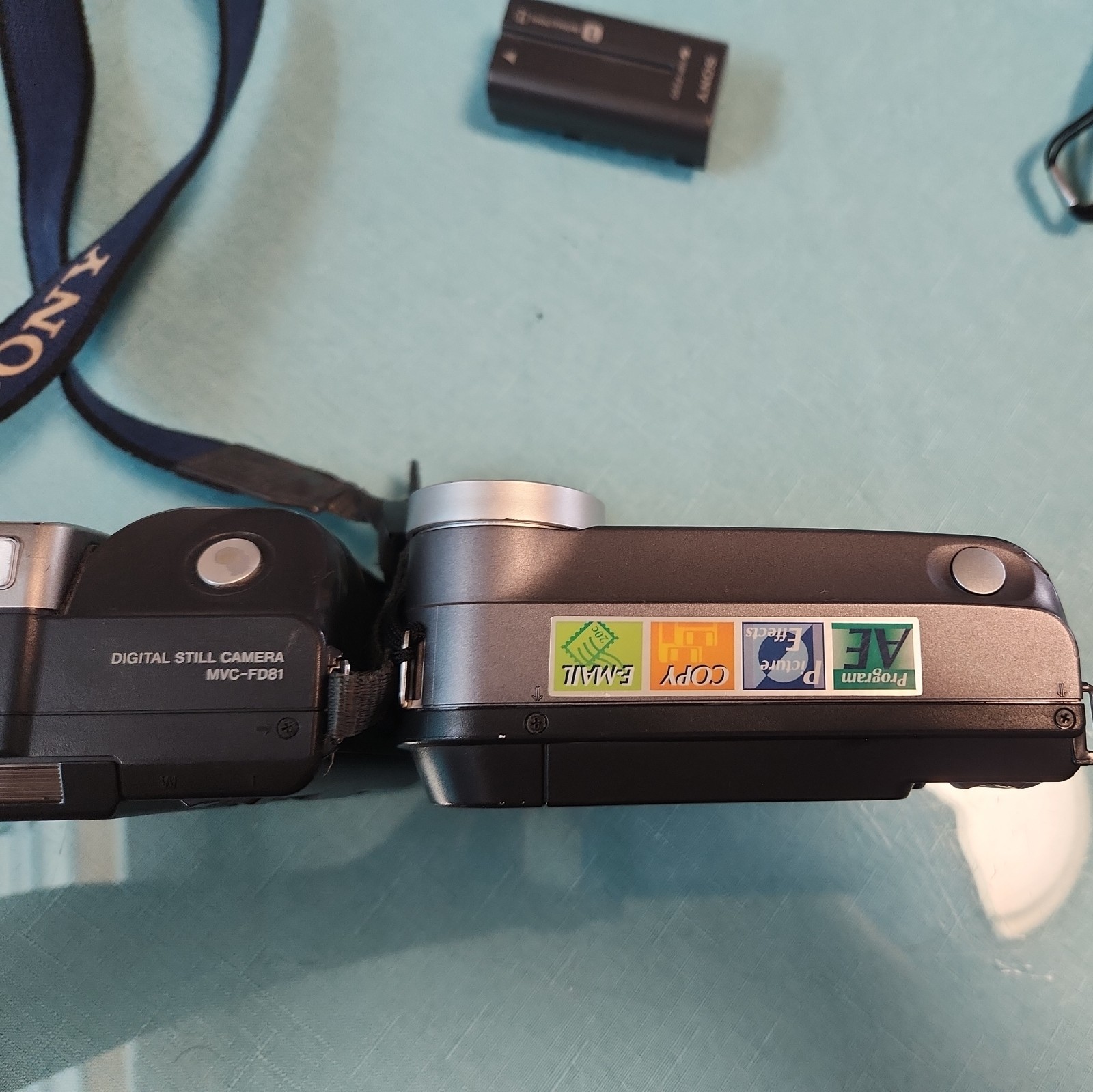 Lot of 2 Sony Mavica MVC-FD73 /MVC-FD81 Digt Cameras- 10x Zoom–wBattery -AS IS