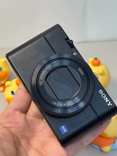Sony CyberShot RX100 VA DSC RX100M5A 20.1MP 4K Video 24-70mm ZEISS Lens