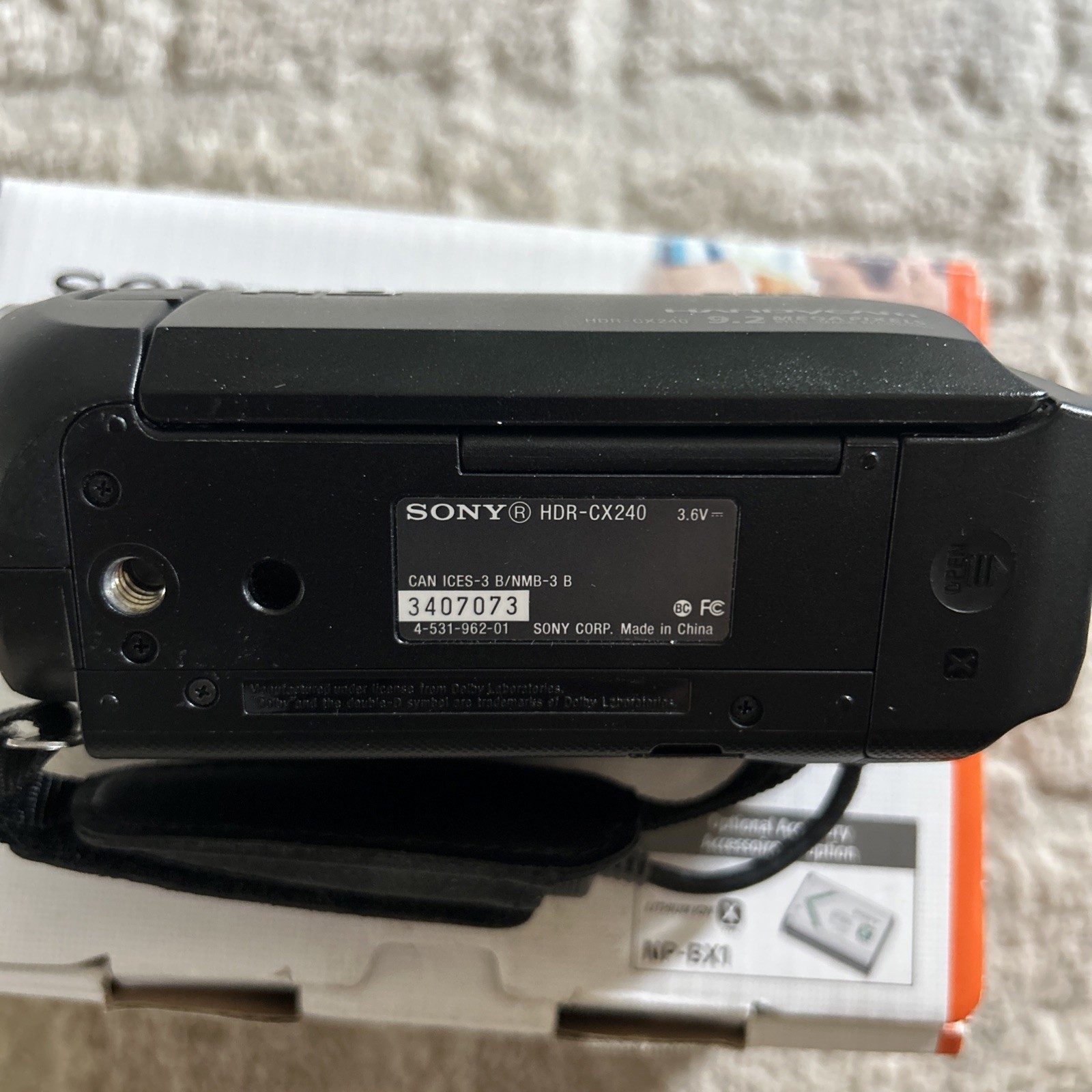 Sony CX240 Handycam Video Camera 54x Zoom 9.2MP 1080p Full HD