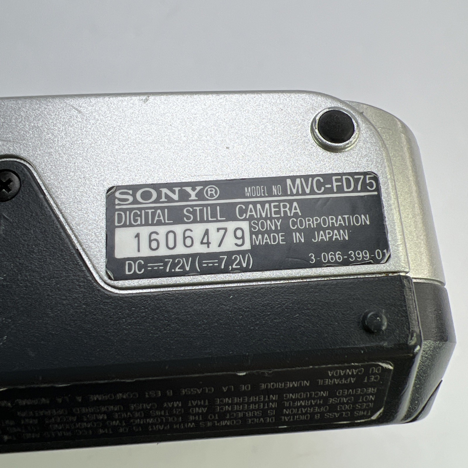 Sony Mavica MVC-FD75 Digital Camera with 3.5″ Floppy Vintage TESTED No Battery