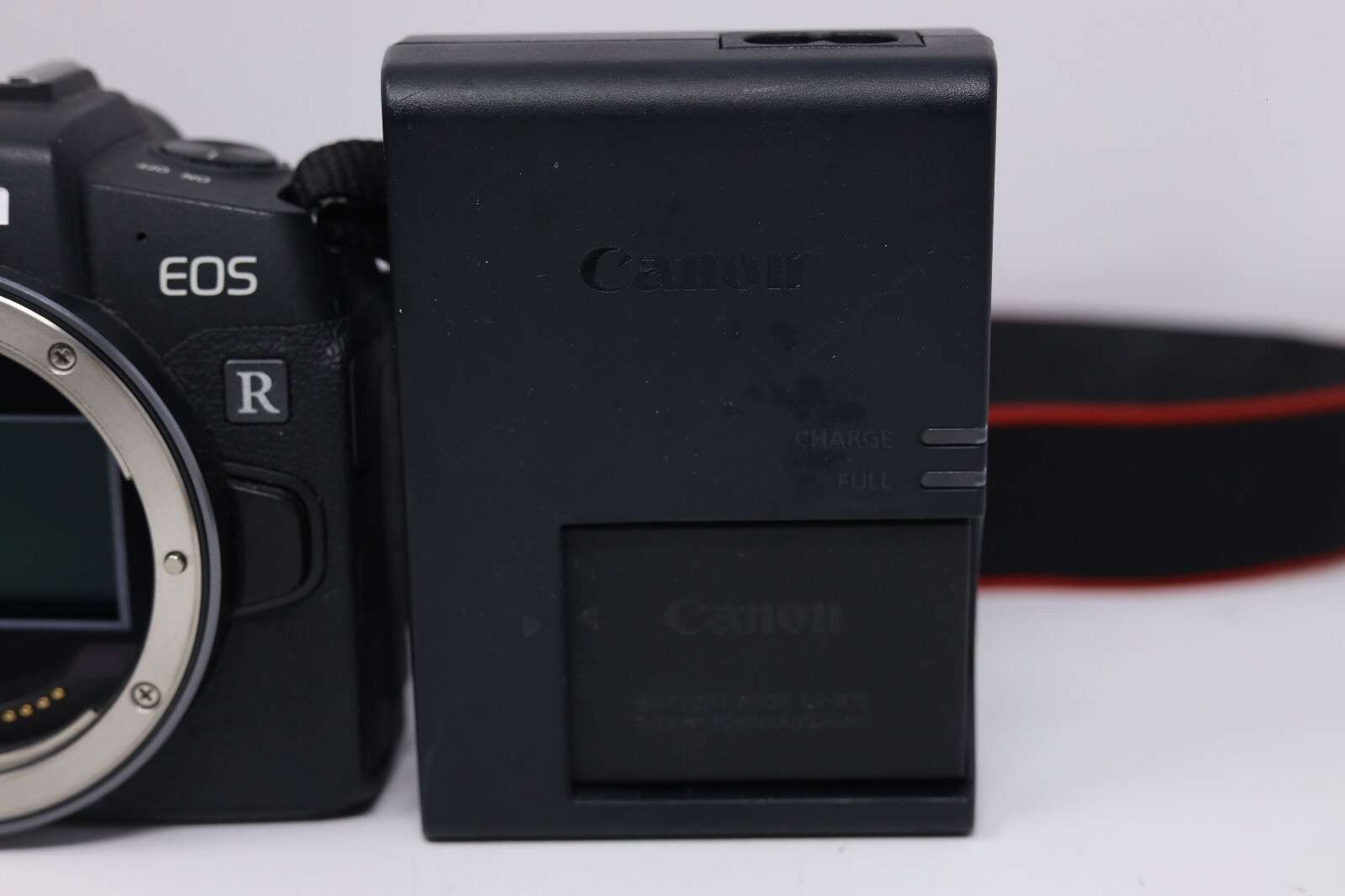 Canon EOS RP Mirrorless Digital Camera Body 26.2 MP Full-Frame + Tripod + 32gb