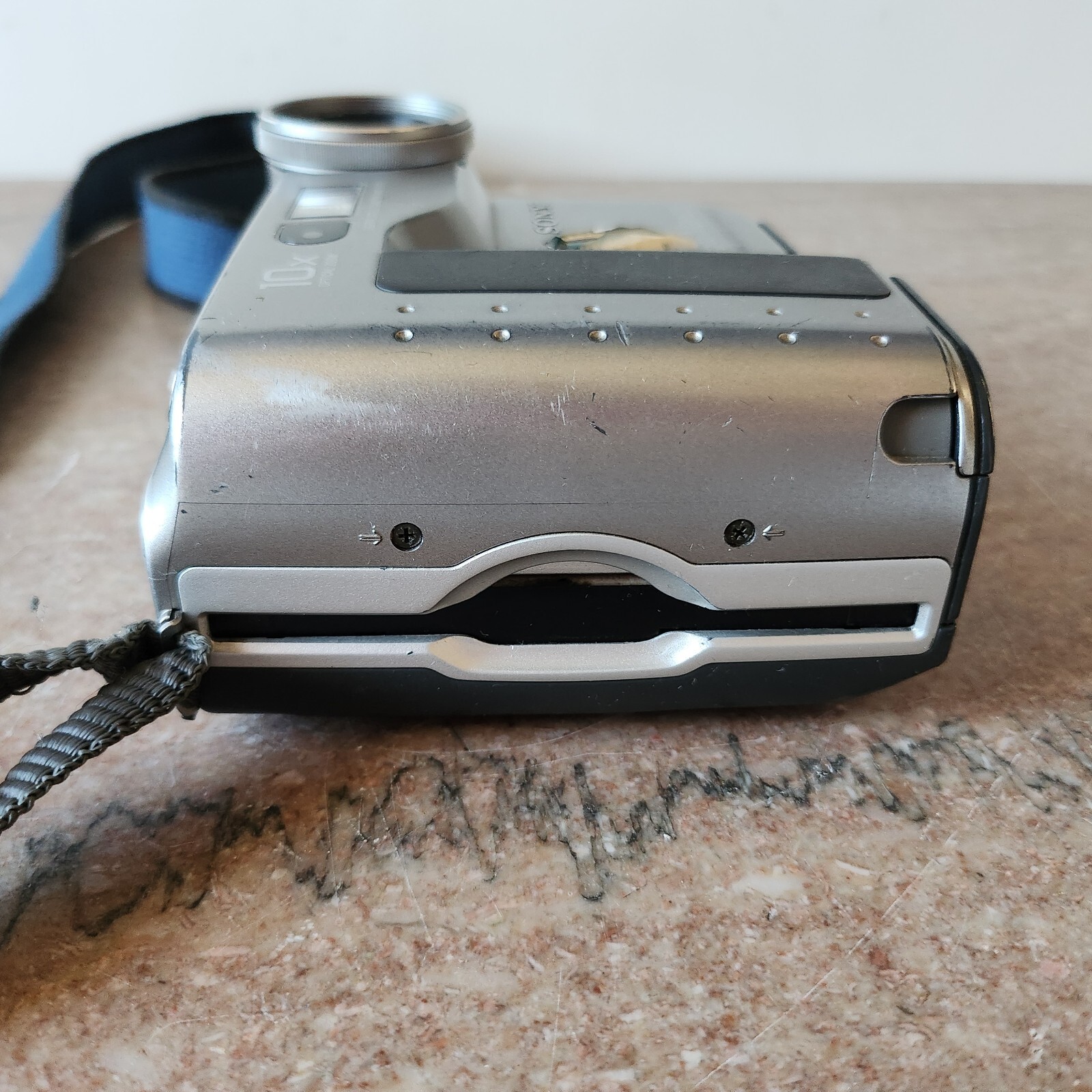 Vintage Sony Mavica MVC-FD71 Digital Camera Untested