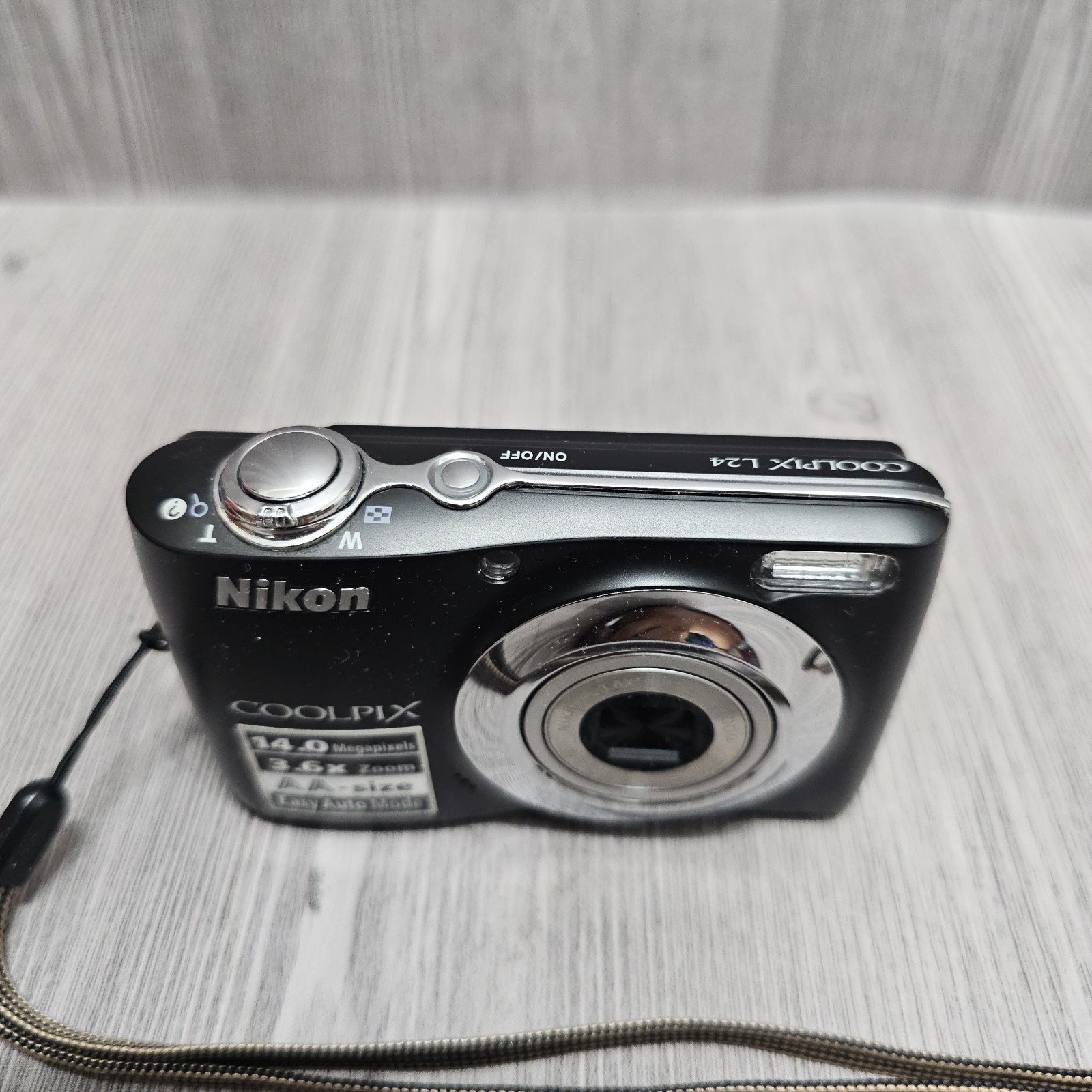 Nikon Coolpix L24 14 Mega Pixel Digital Camera For Parts Or Repairs Only